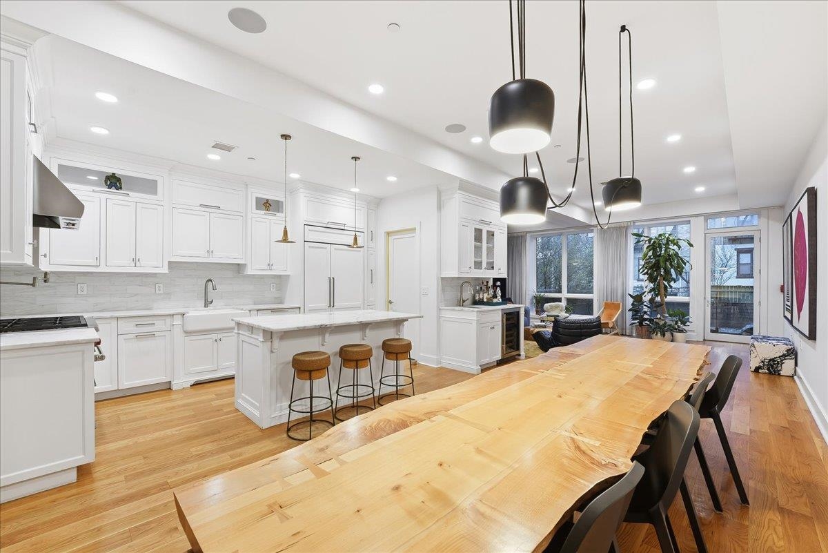 1023 WASHINGTON ST Unit: 1