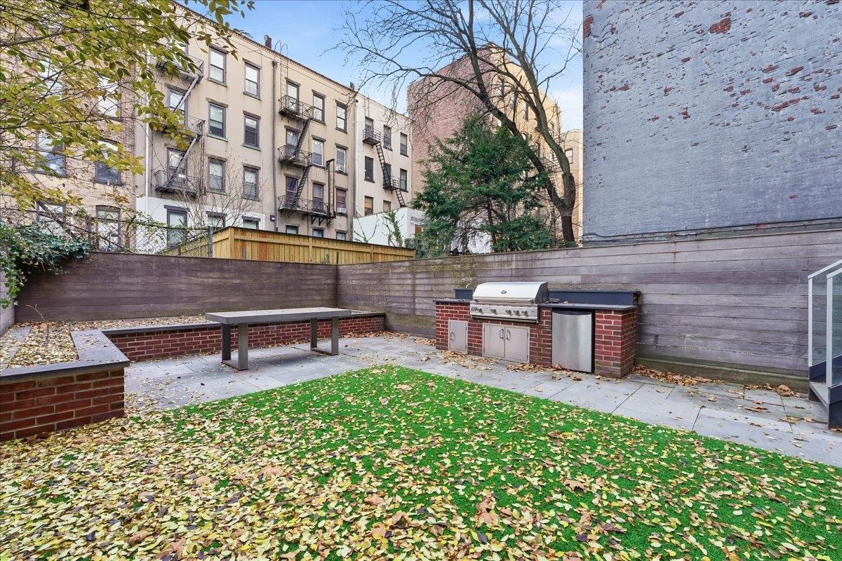 1023 WASHINGTON ST Unit: 1