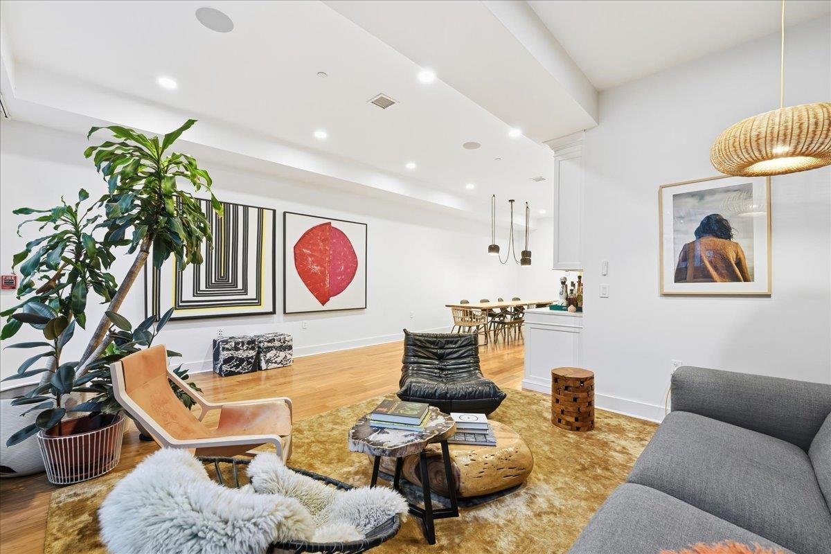 1023 WASHINGTON ST Unit: 1