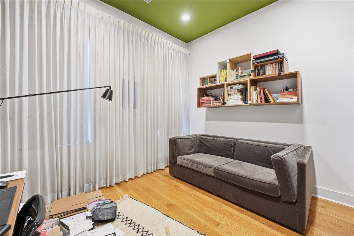 1023 WASHINGTON ST Unit: 1