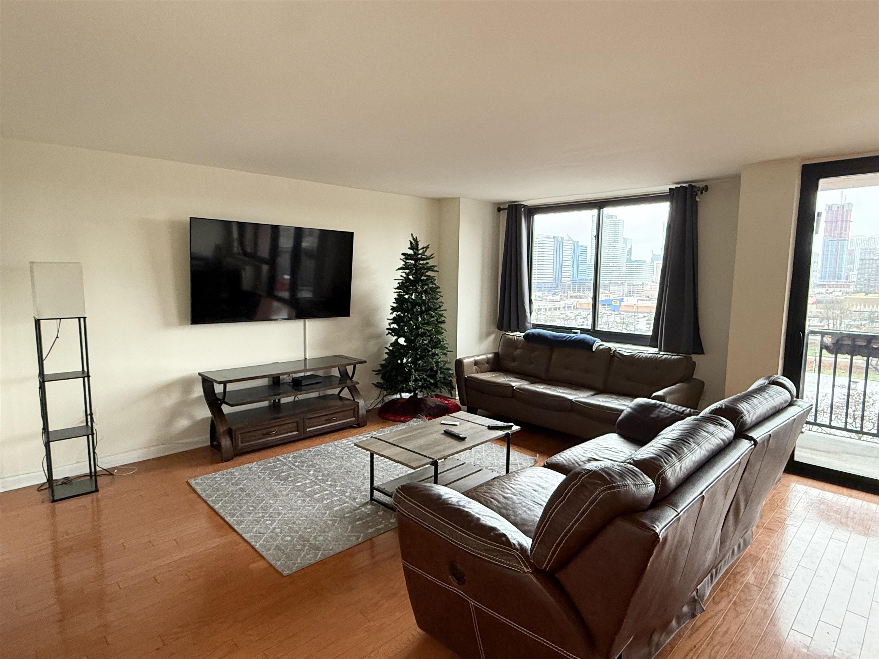 700 GROVE ST Unit: 11H