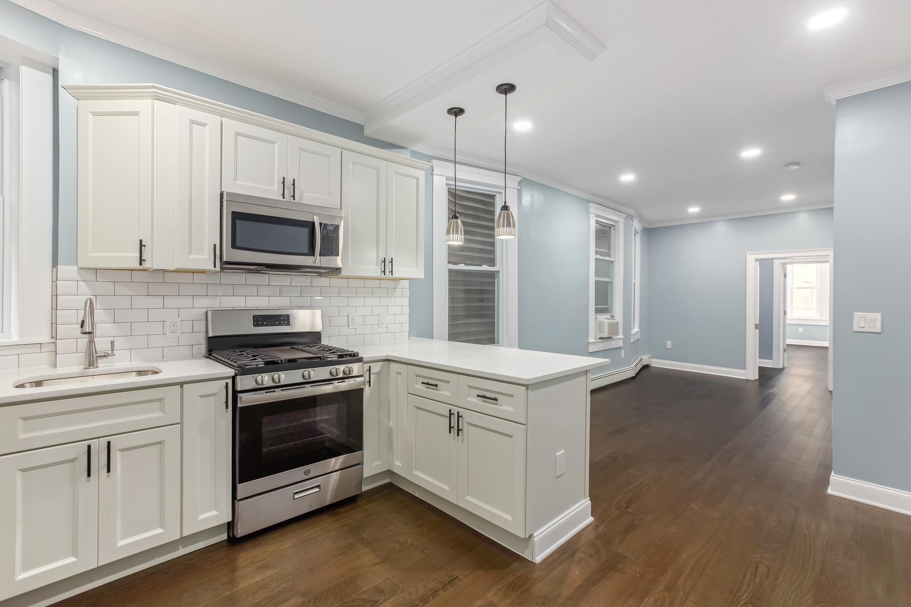 380 BALDWIN AVE Unit: 2R