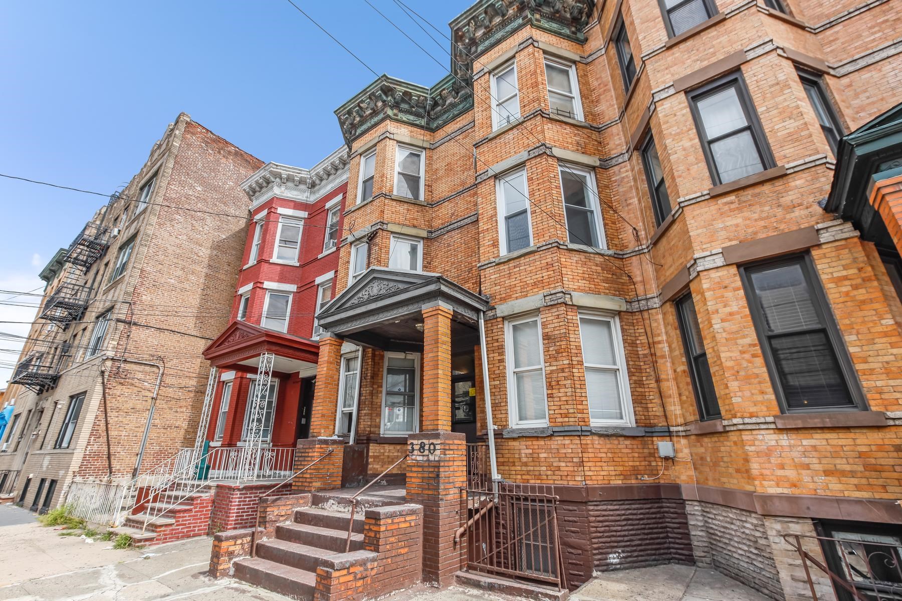 380 BALDWIN AVE Unit: 2R