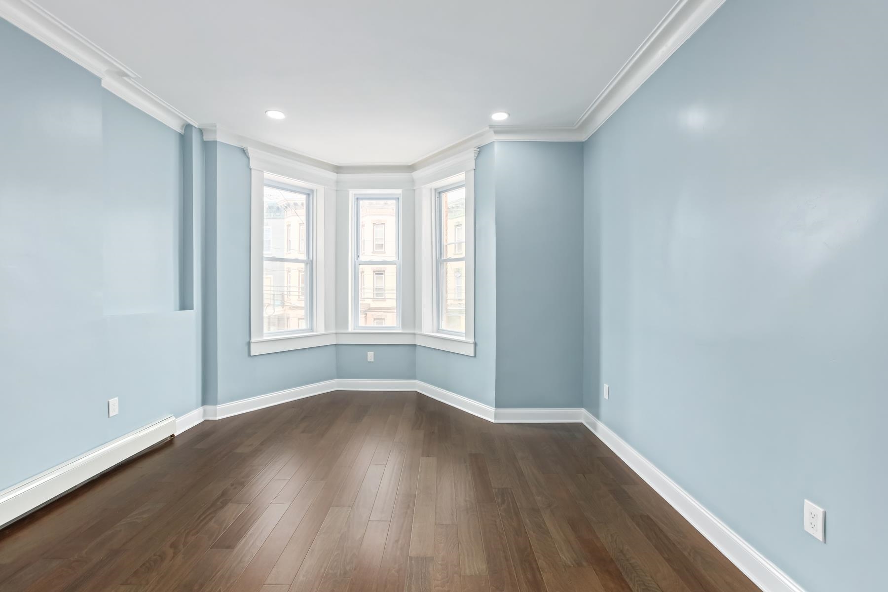 380 BALDWIN AVE Unit: 2R