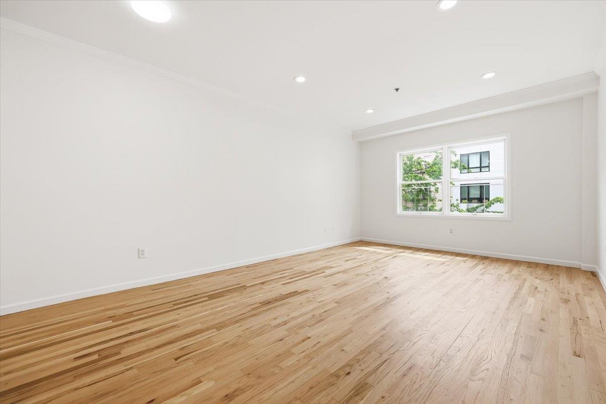 205-207 MADISON ST Unit: 3C