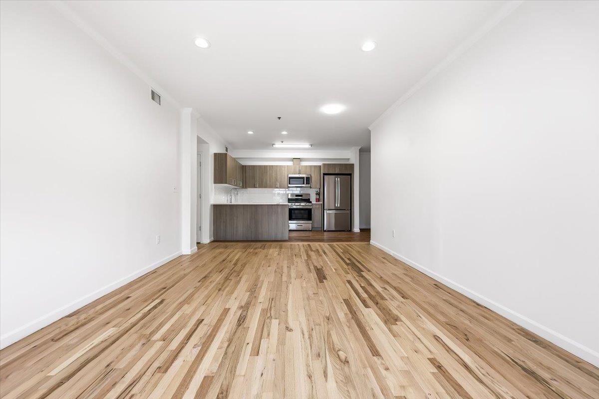 205-207 MADISON ST Unit: 3C