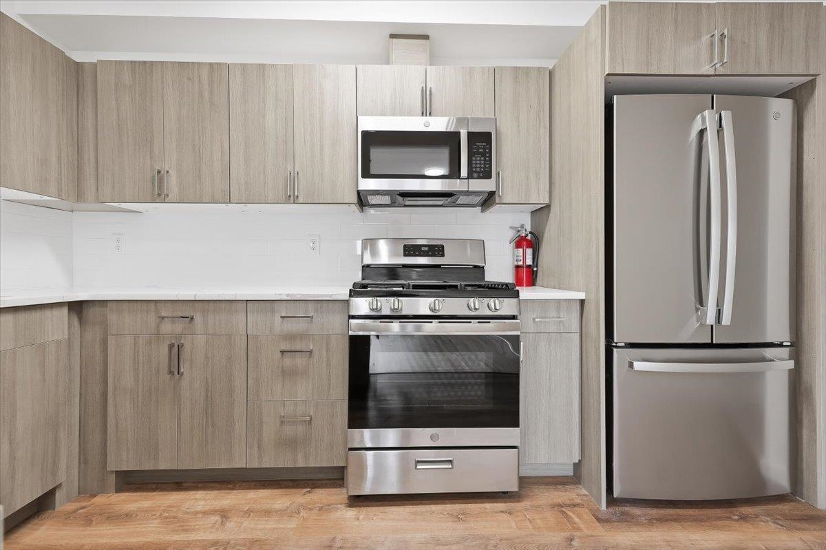 205-207 MADISON ST Unit: 3C