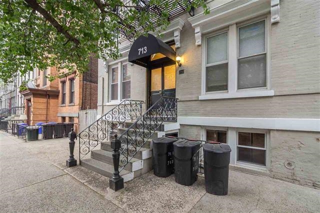 713 WILLOW AVE Unit: 5E