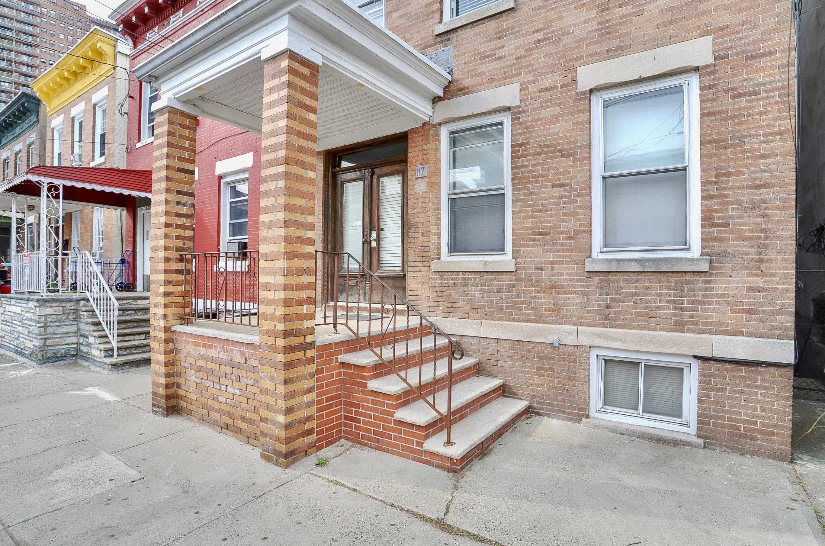 117 57TH ST Unit: 2