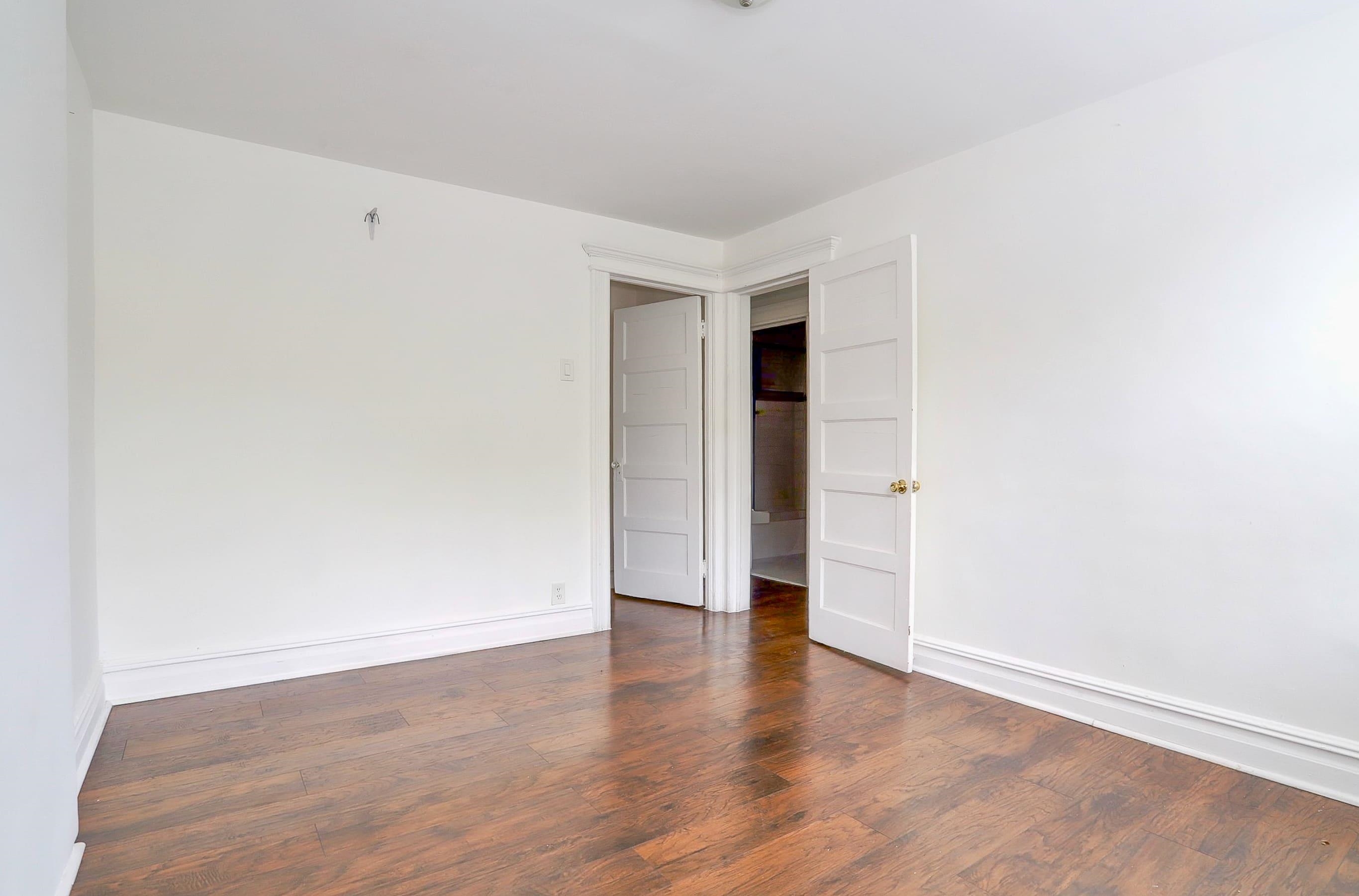 117 57TH ST Unit: 2