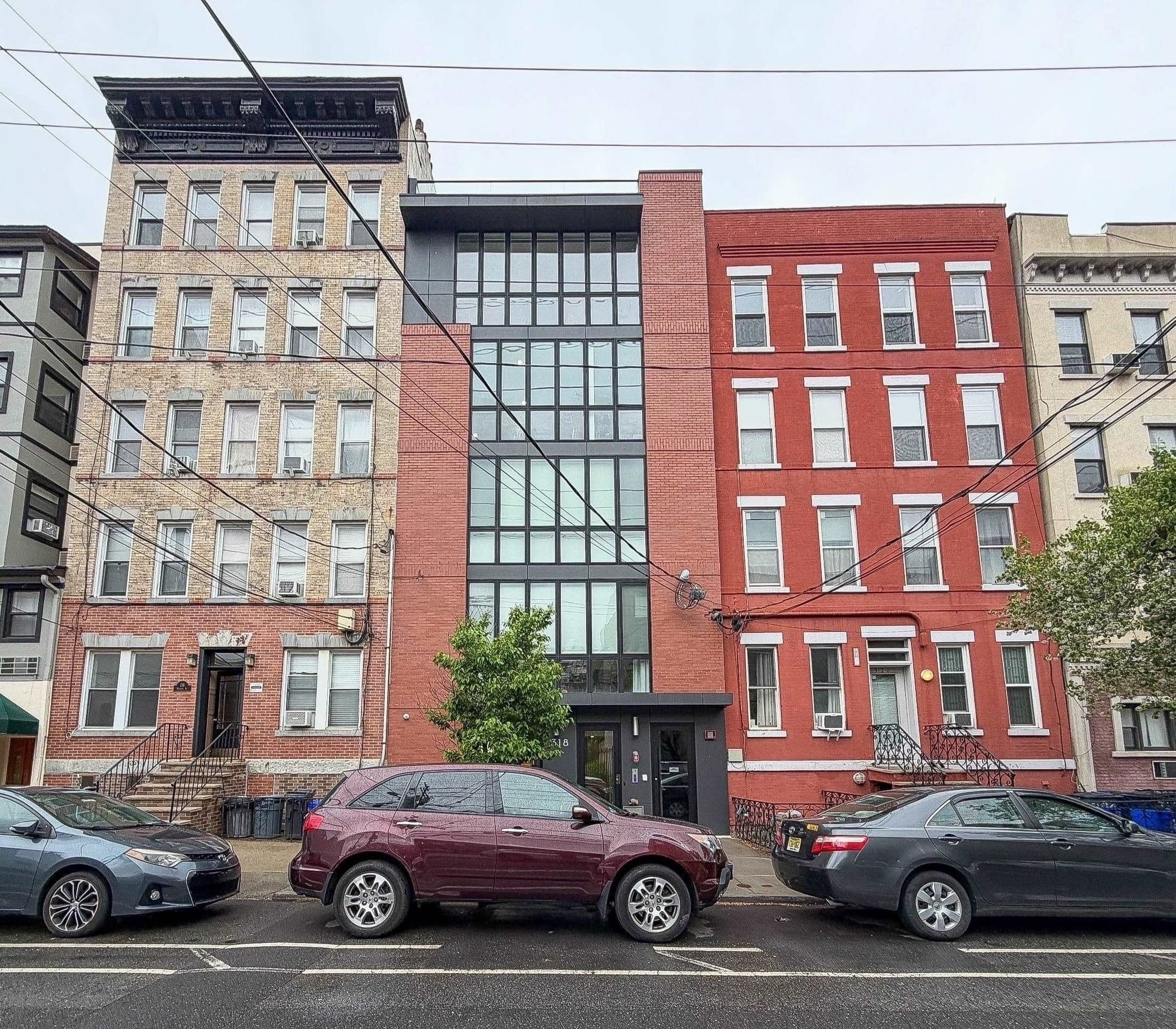 318 MADISON ST