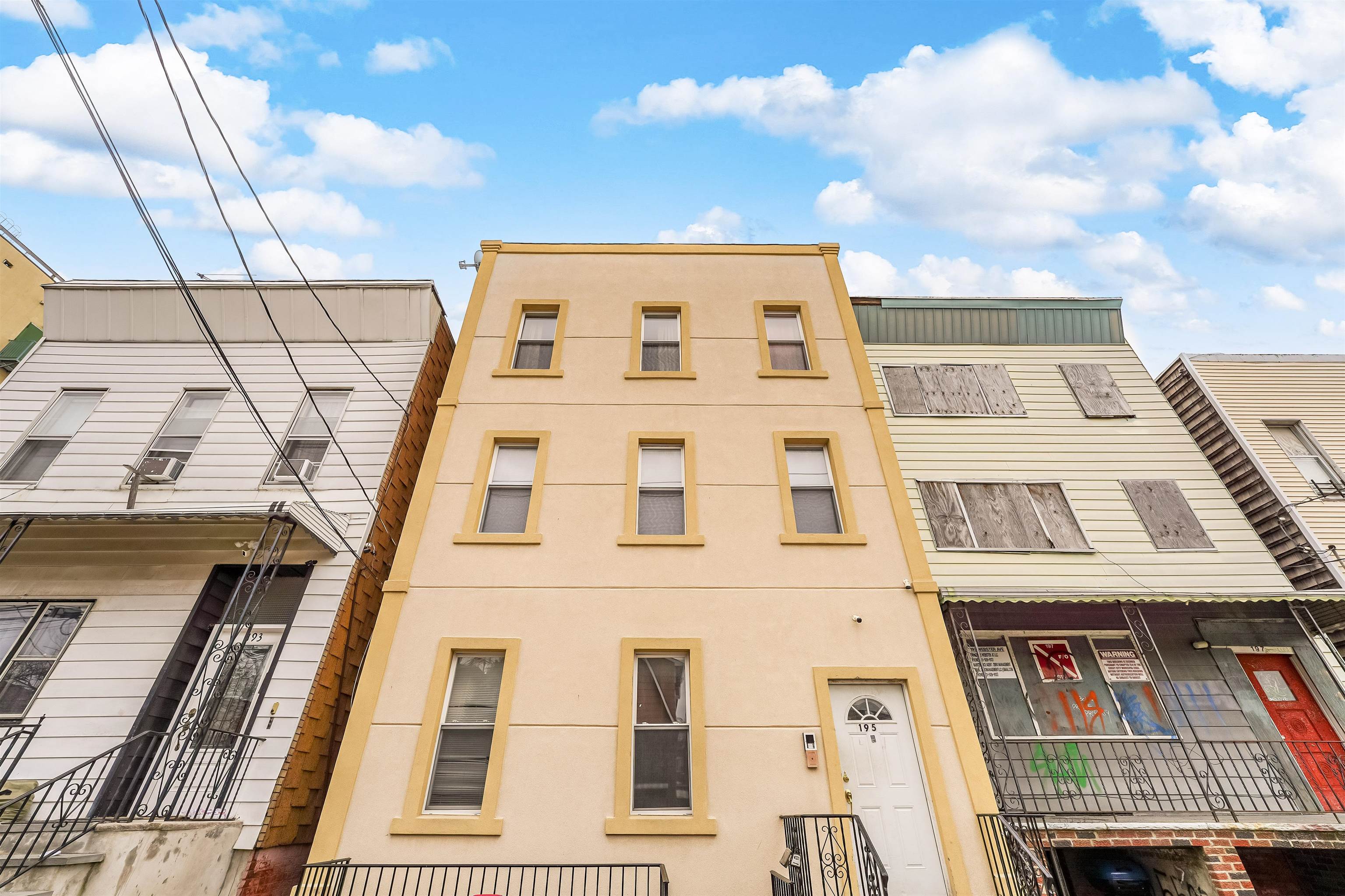 195 WEBSTER AVE Unit: 3