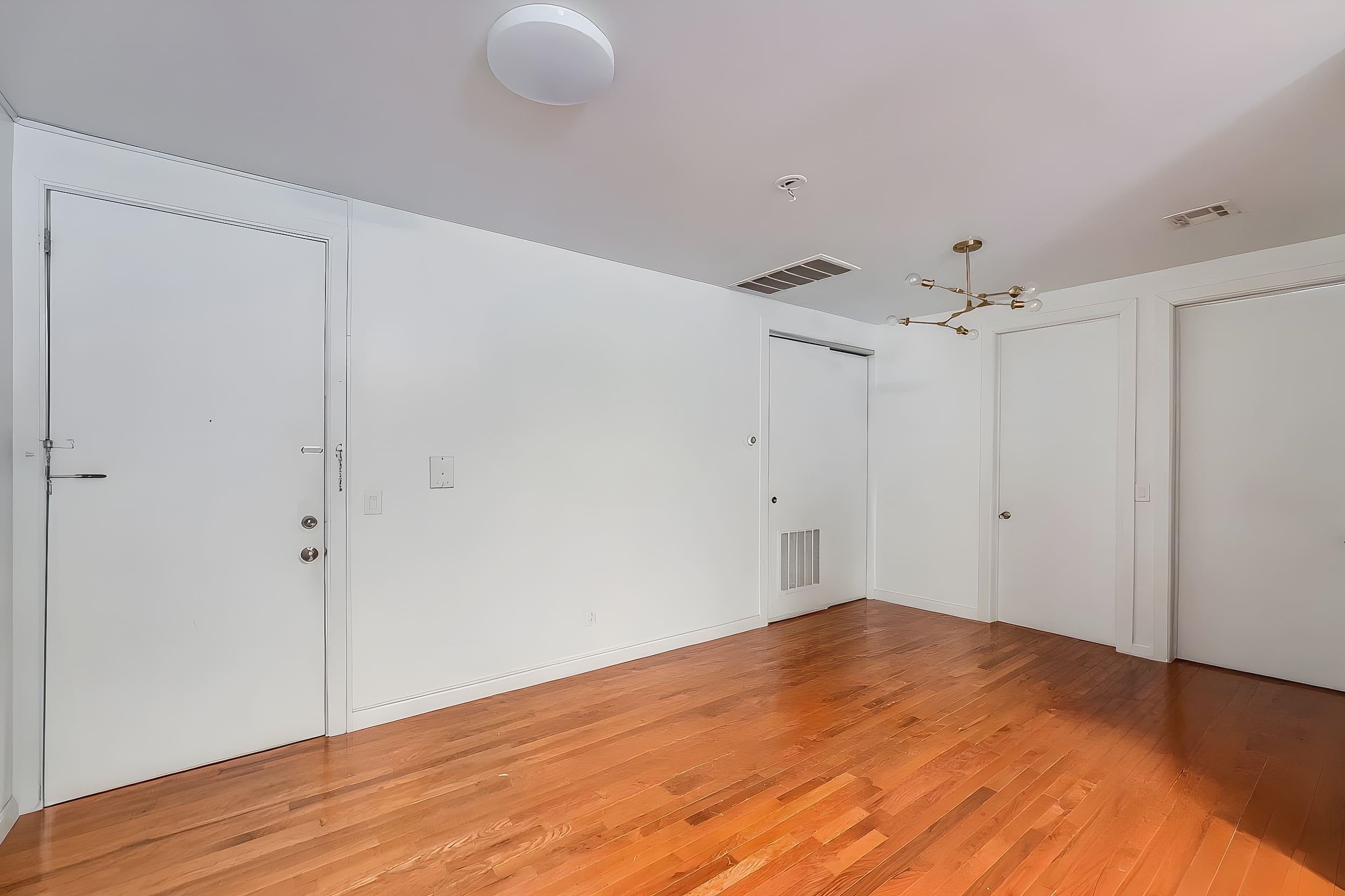 195 WEBSTER AVE Unit: 3