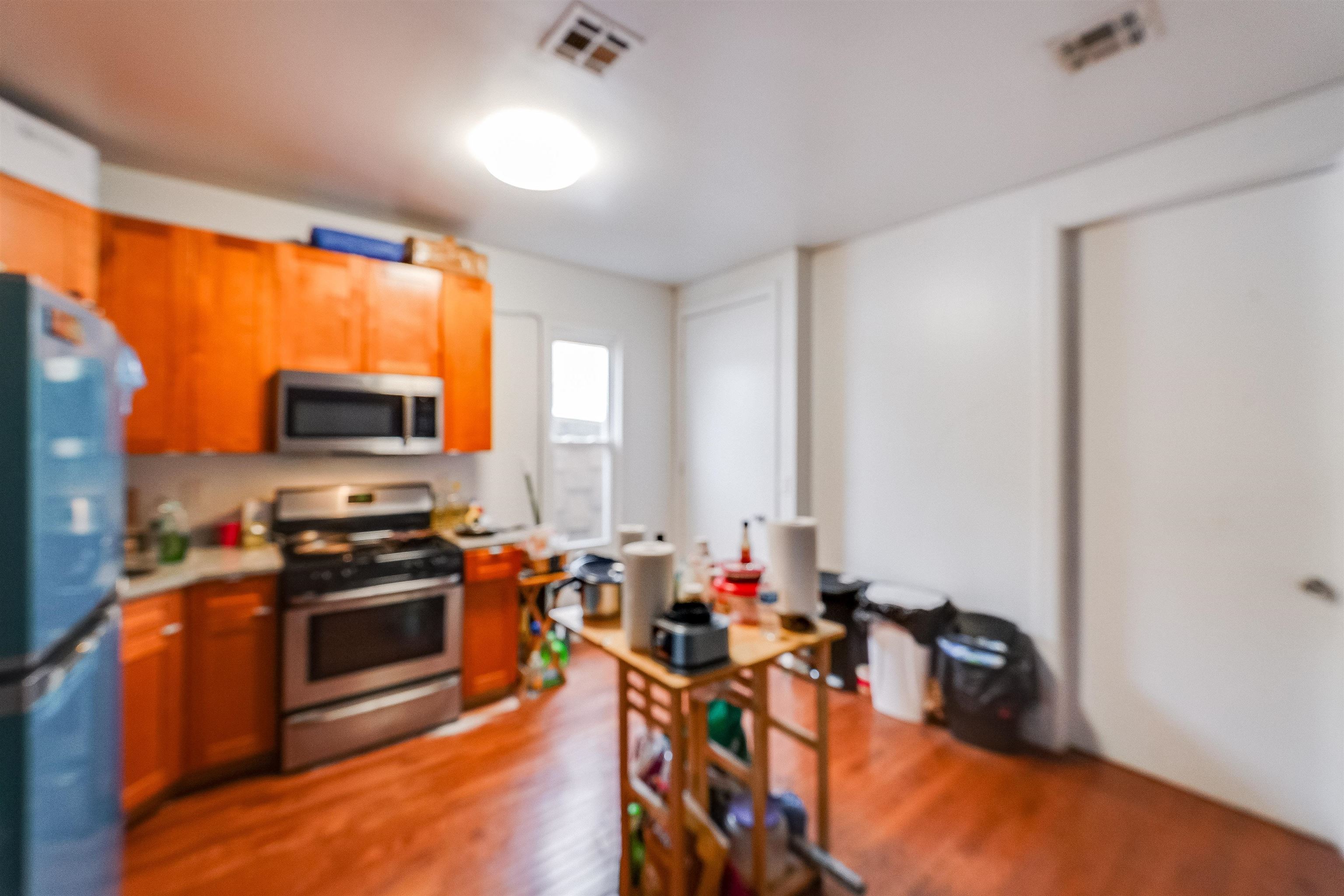 195 WEBSTER AVE Unit: 3