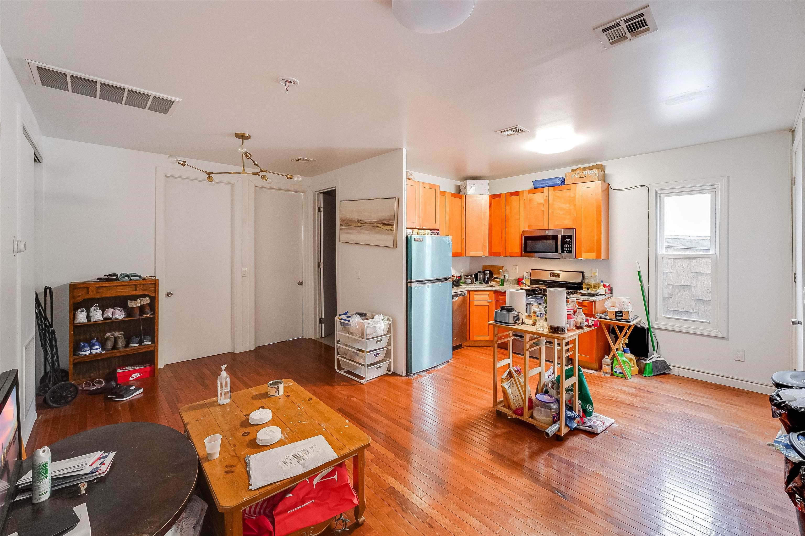 195 WEBSTER AVE Unit: 3