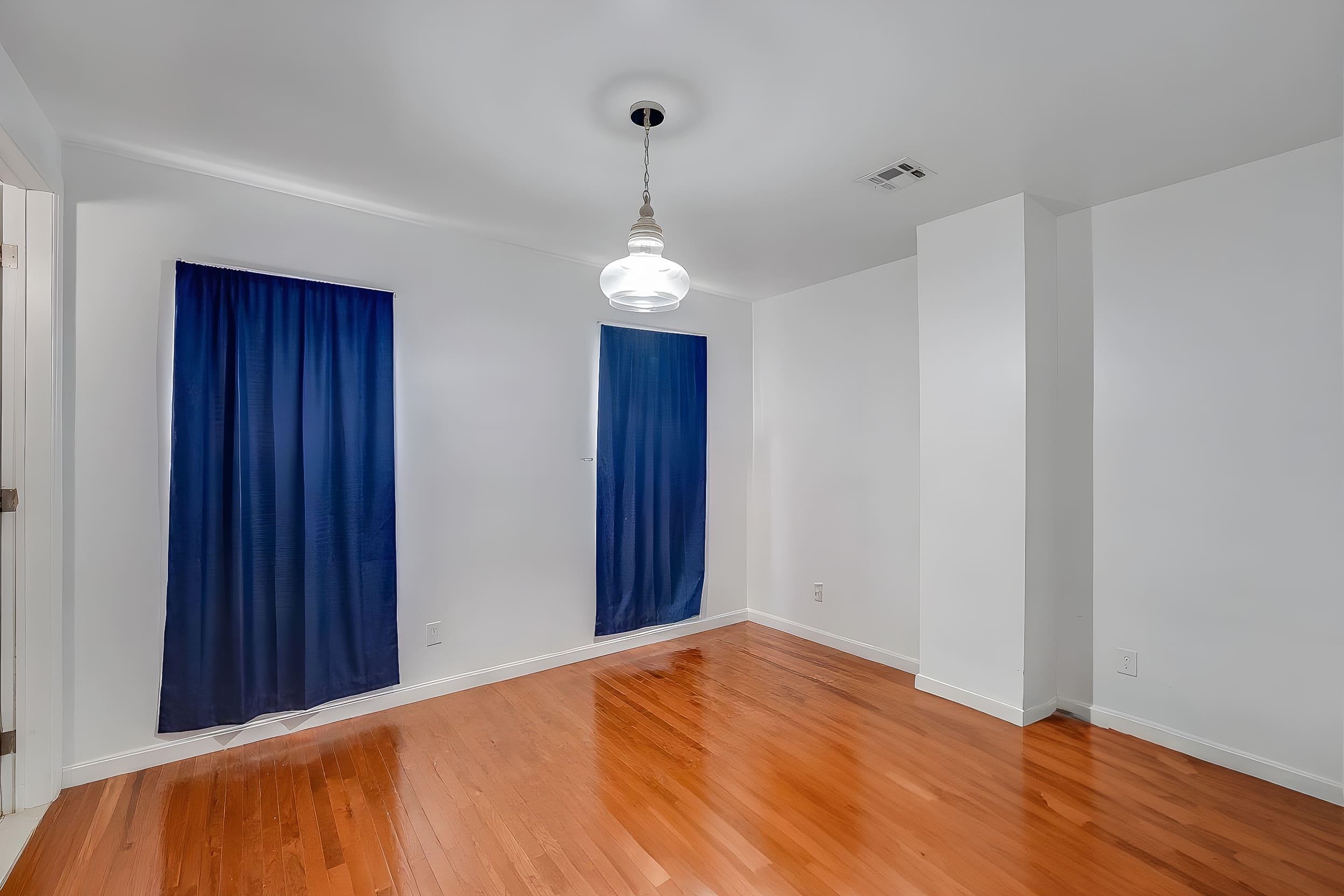 195 WEBSTER AVE Unit: 3