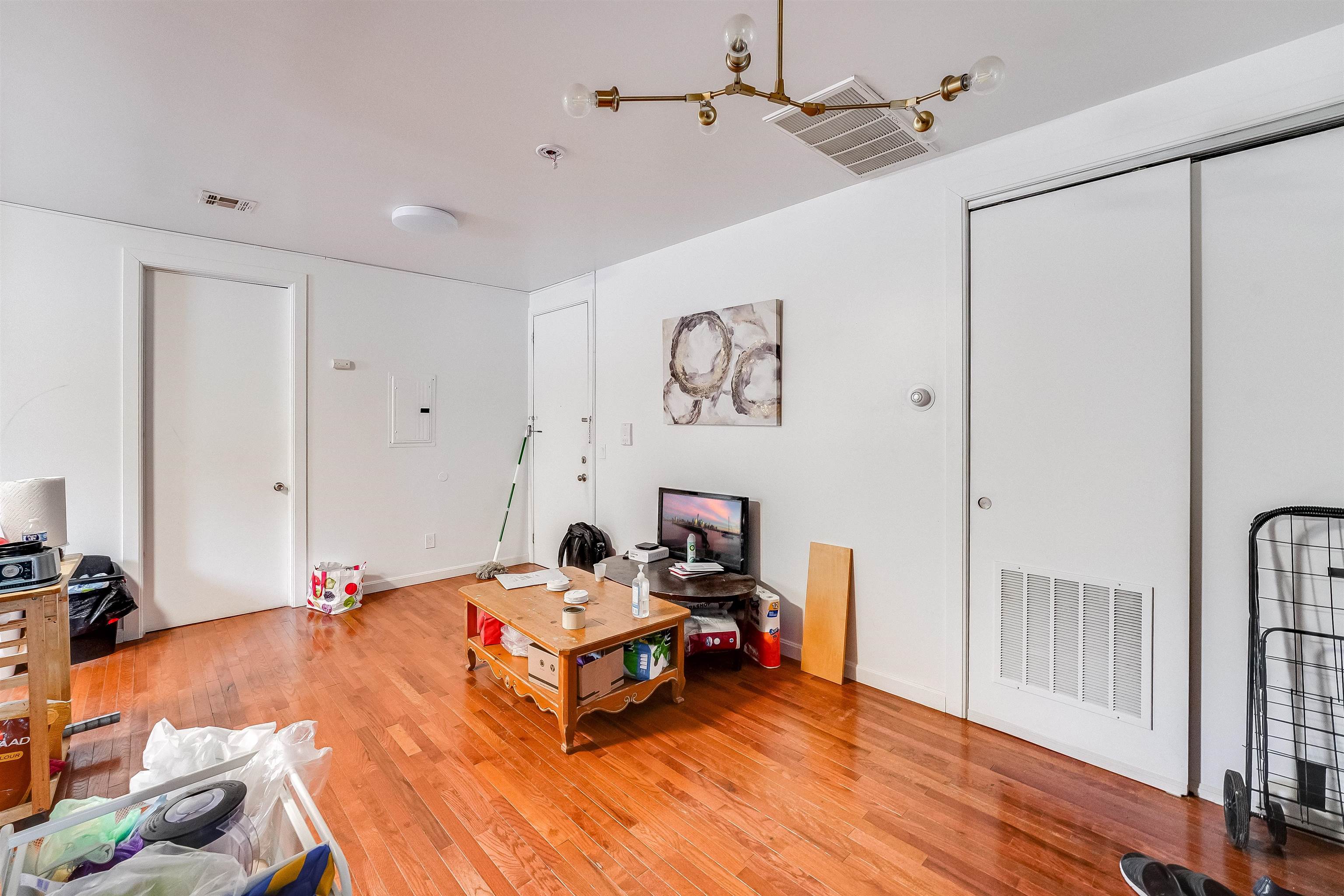 195 WEBSTER AVE Unit: 3