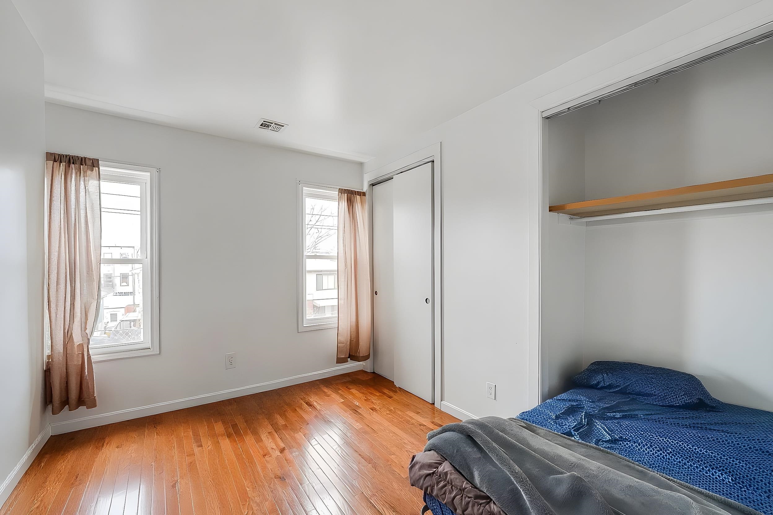 195 WEBSTER AVE Unit: 3