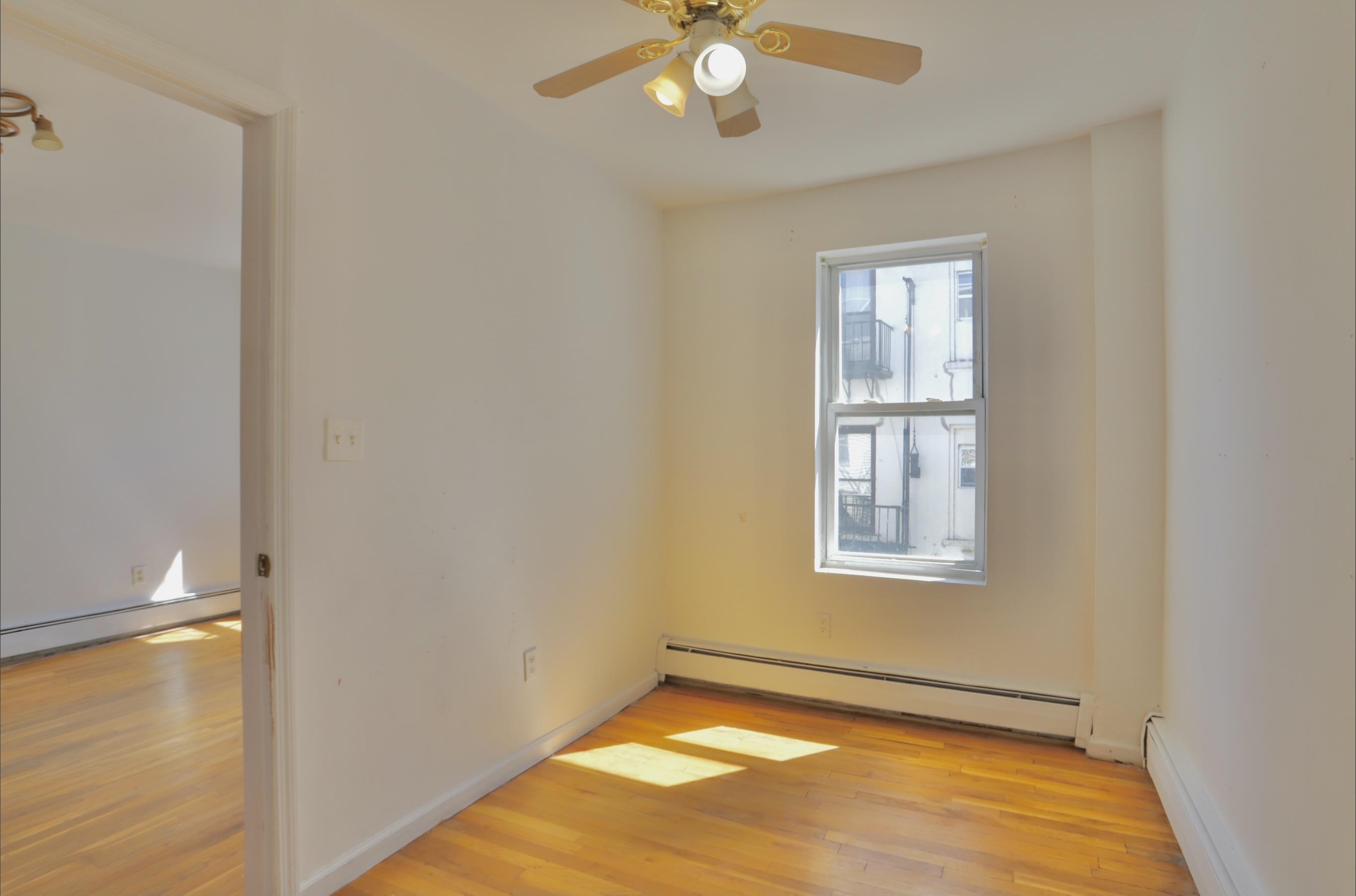 206 4TH ST Unit: 3R