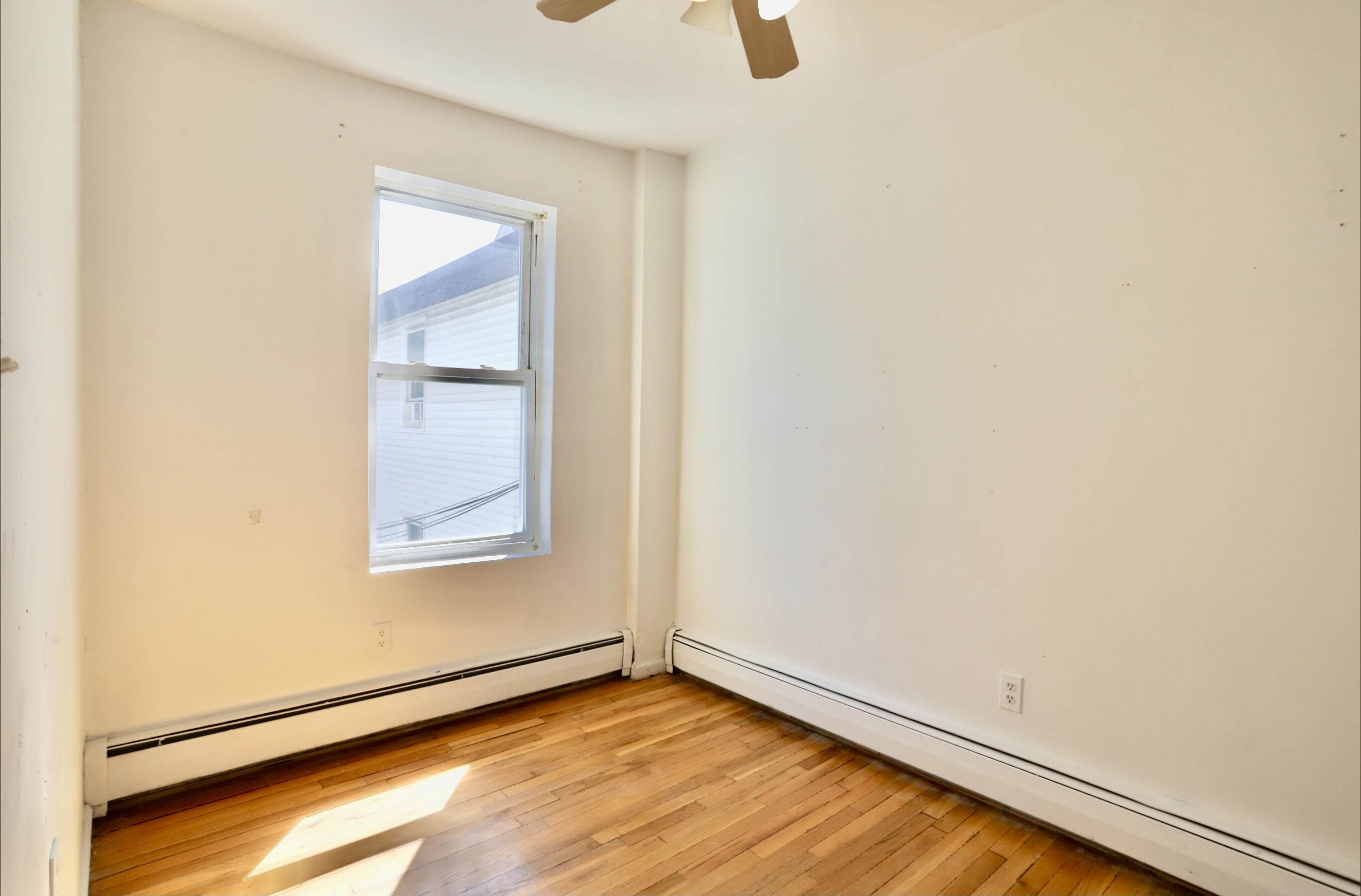 206 4TH ST Unit: 3R