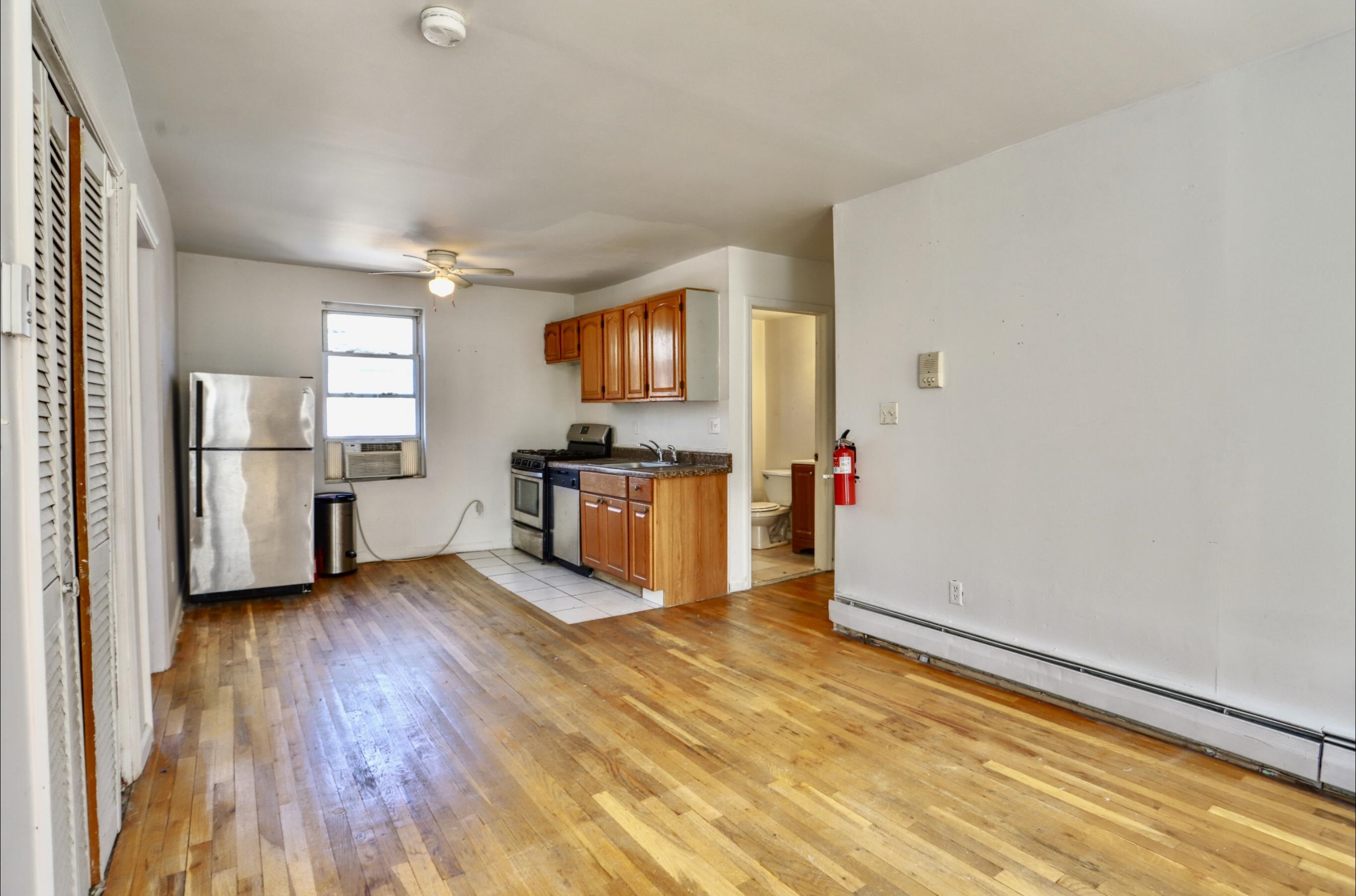 206 4TH ST Unit: 3R