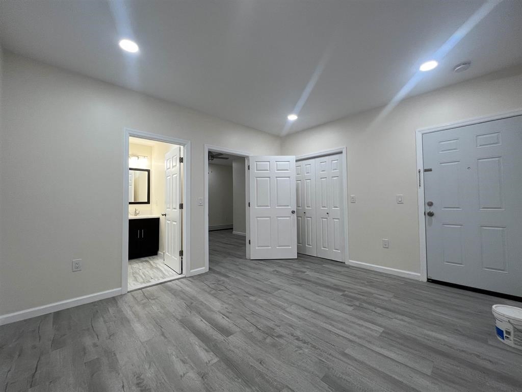 34 GILES AVE Unit: 1