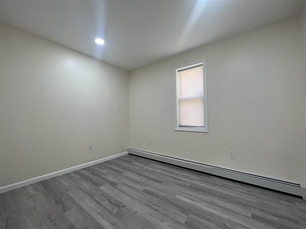 34 GILES AVE Unit: 1