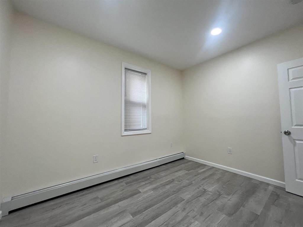 34 GILES AVE Unit: 1