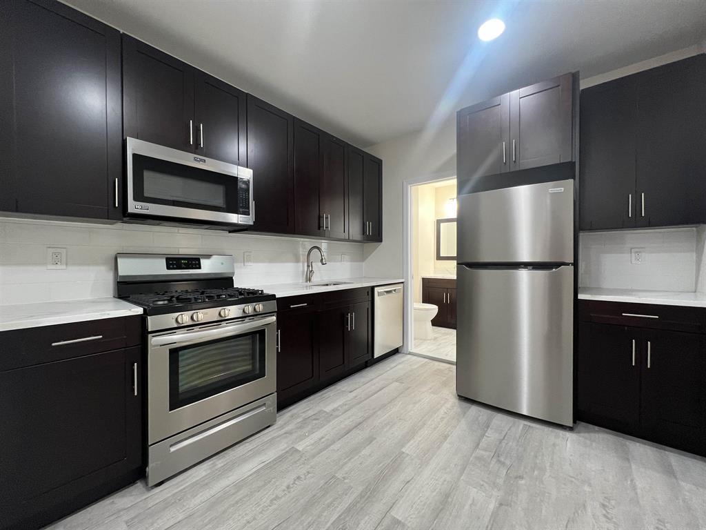 34 GILES AVE Unit: 1