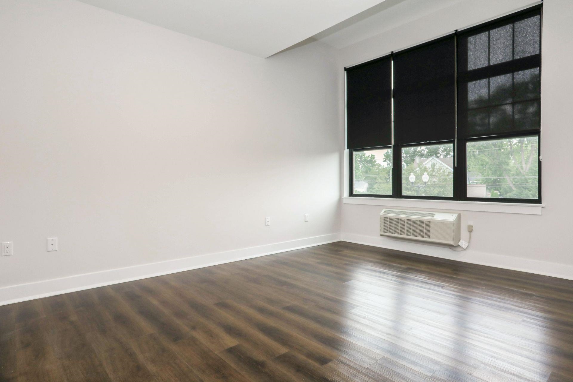 110 MARKET ST Unit: 206