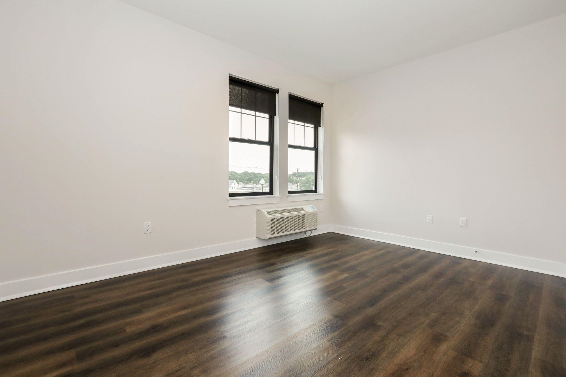 110 MARKET ST Unit: 206