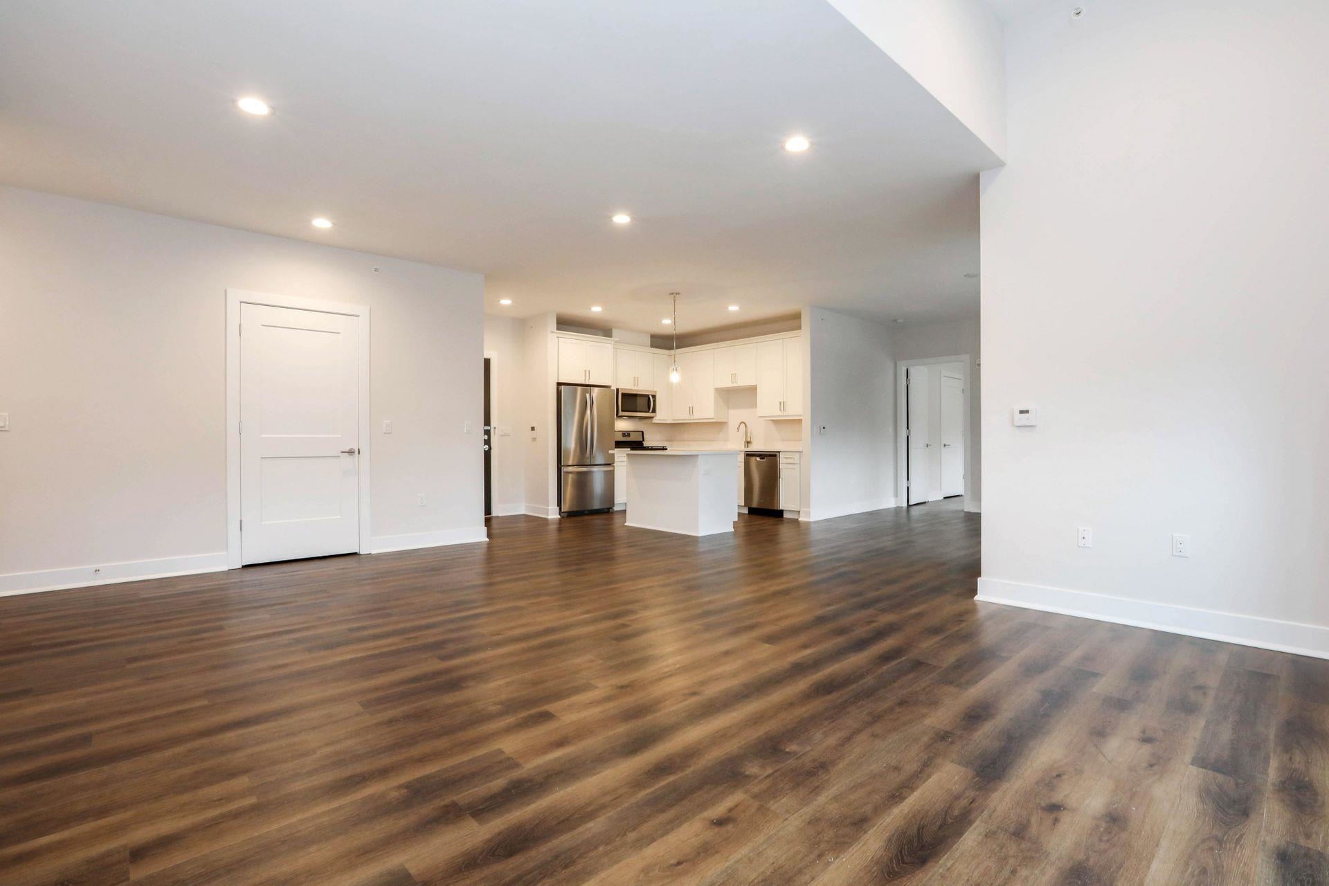 110 MARKET ST Unit: 206