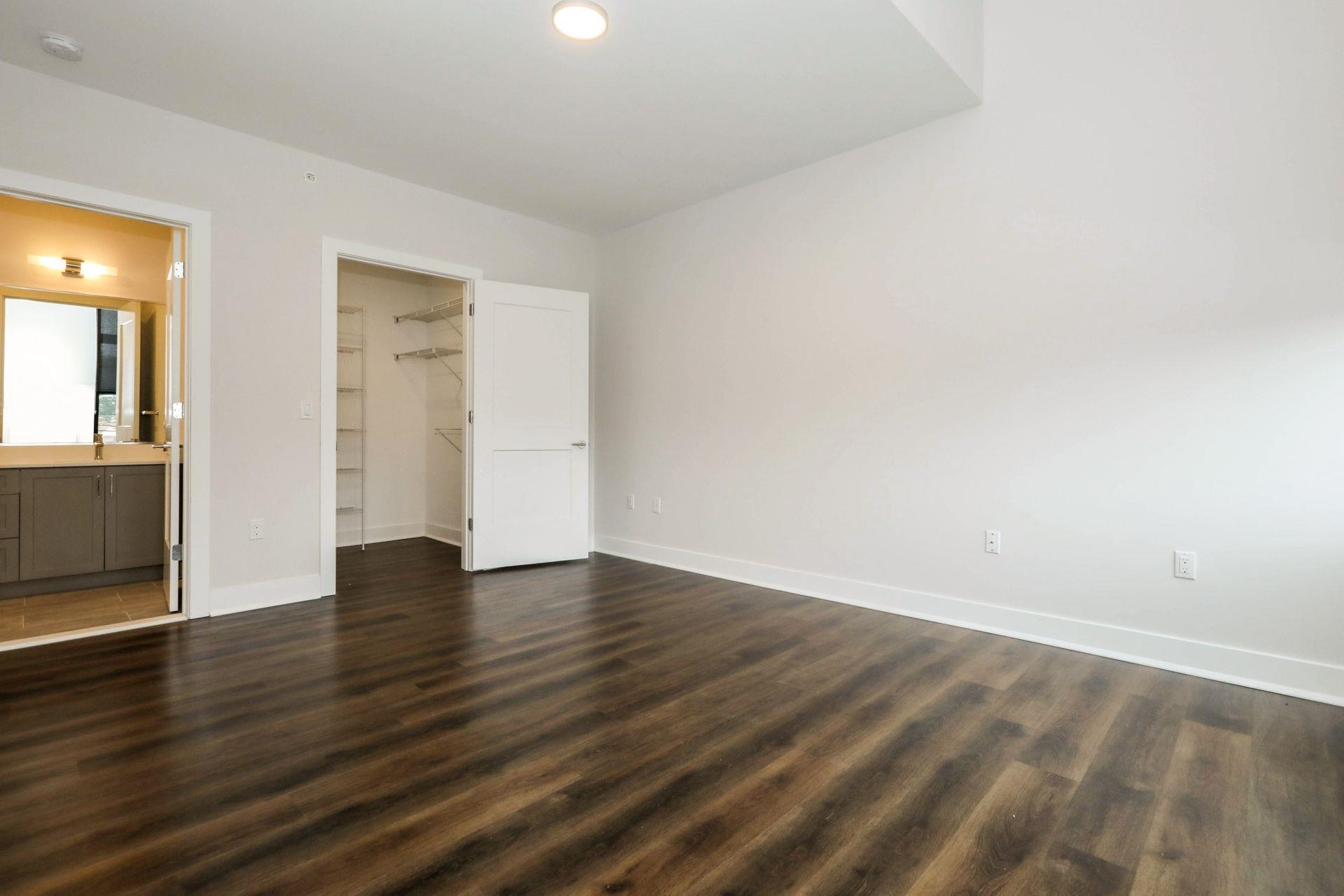 110 MARKET ST Unit: 206