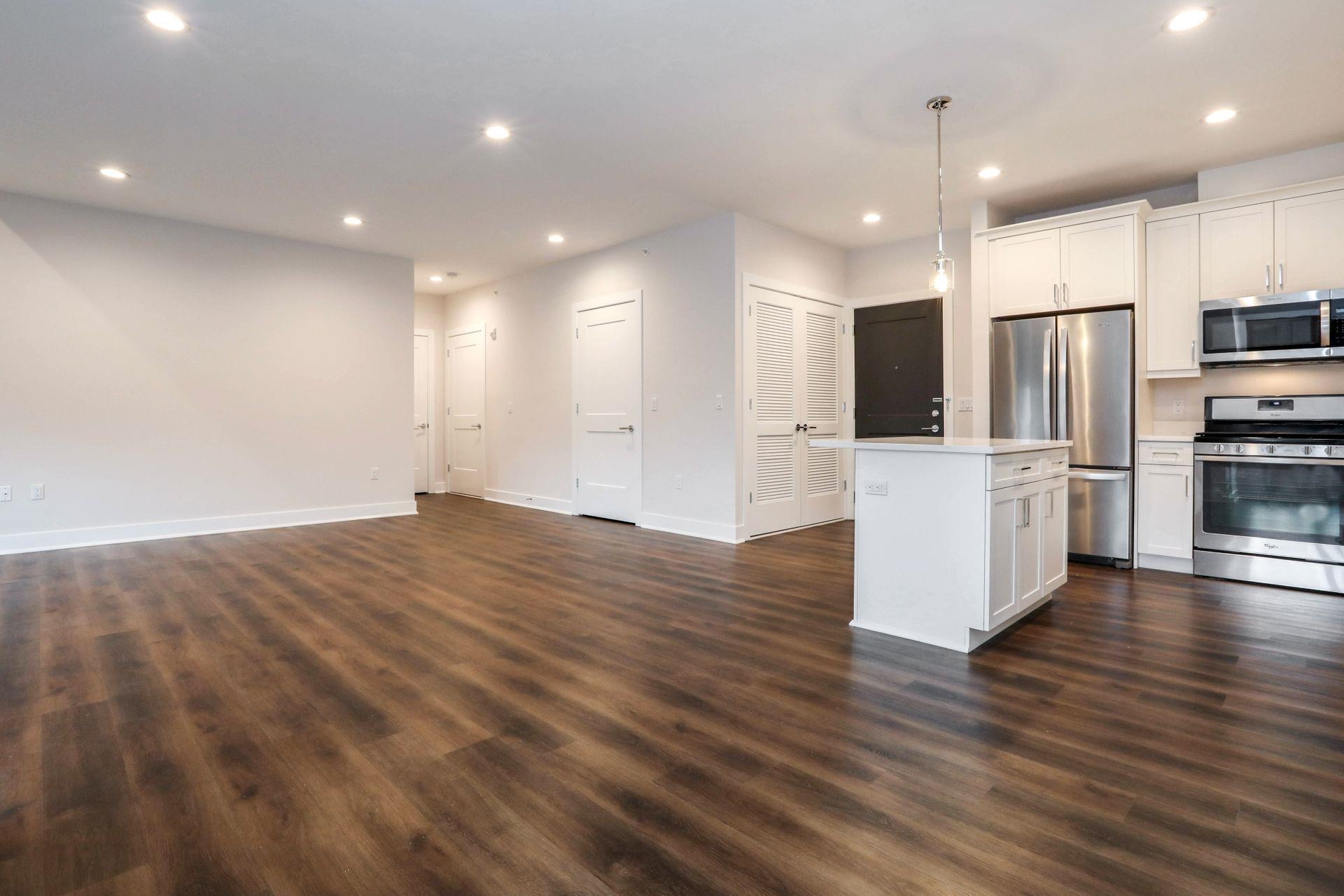 110 MARKET ST Unit: 206