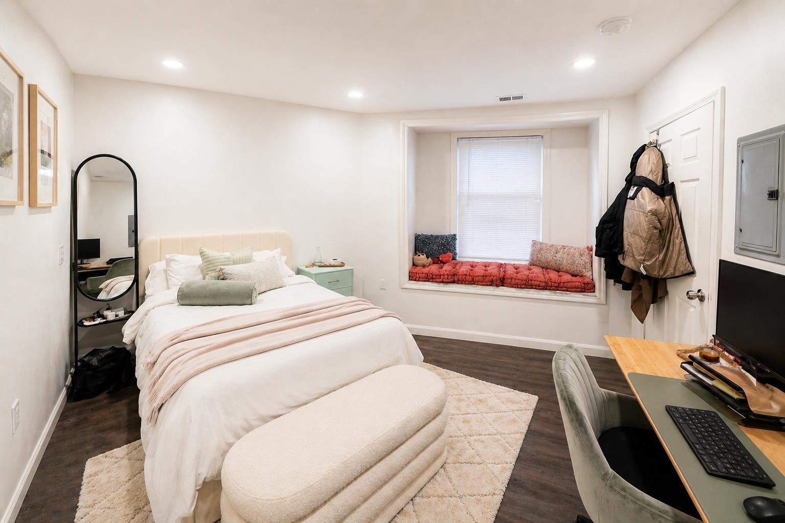 370 5TH ST Unit: 1