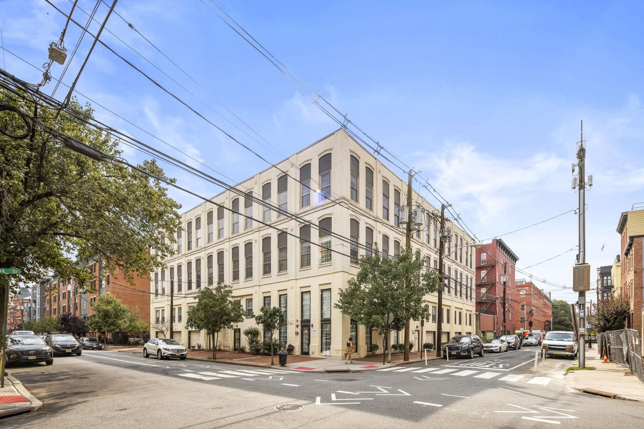 222 CLINTON ST Unit: 19