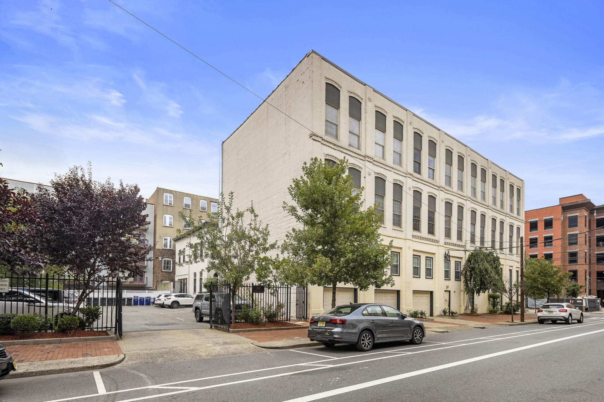 222 CLINTON ST Unit: 19