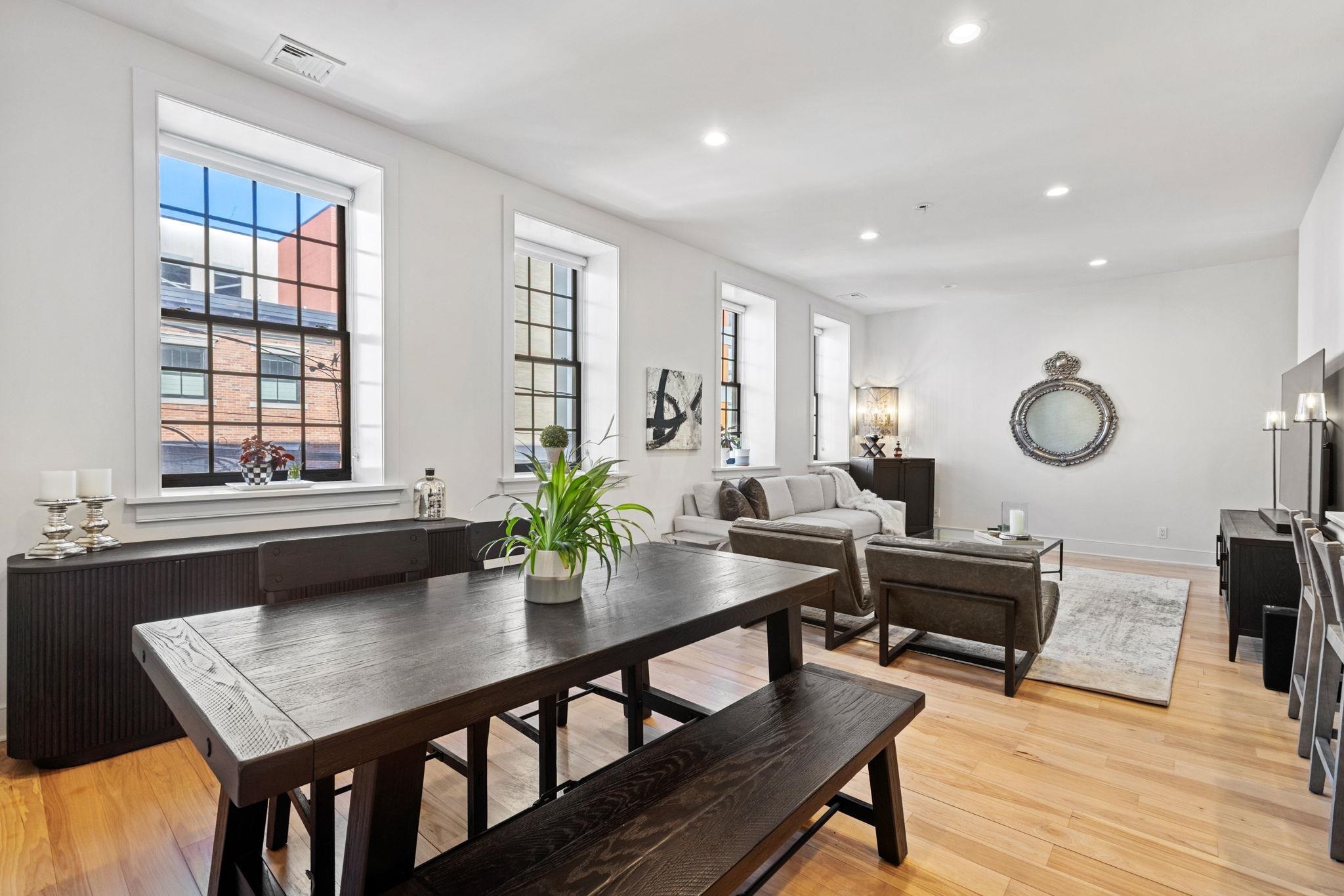 222 CLINTON ST Unit: 19