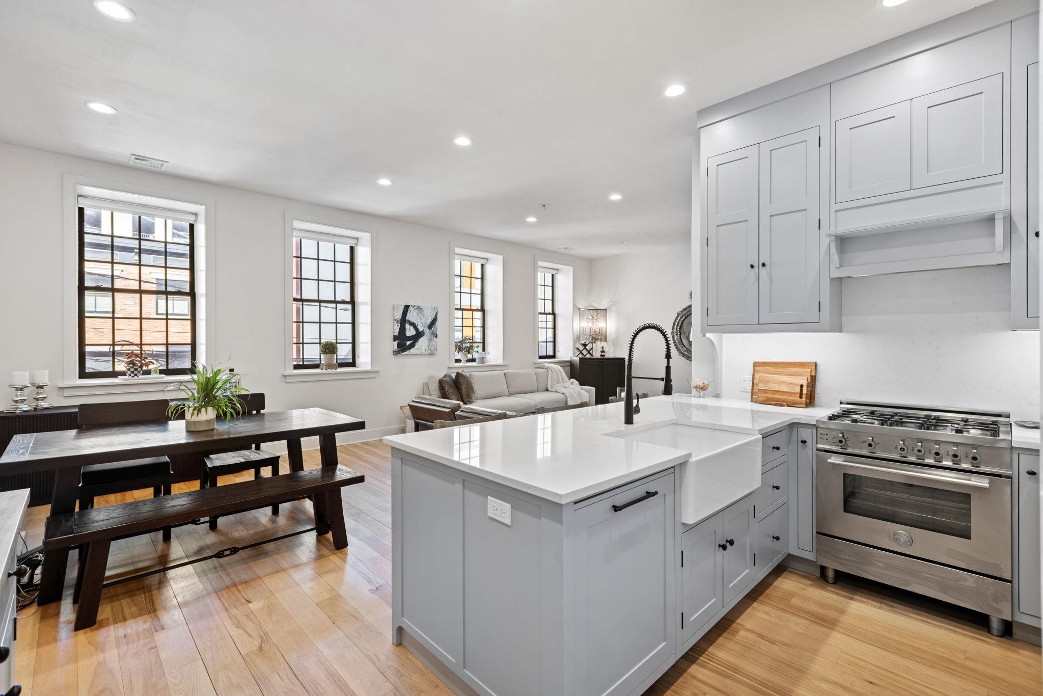 222 CLINTON ST Unit: 19