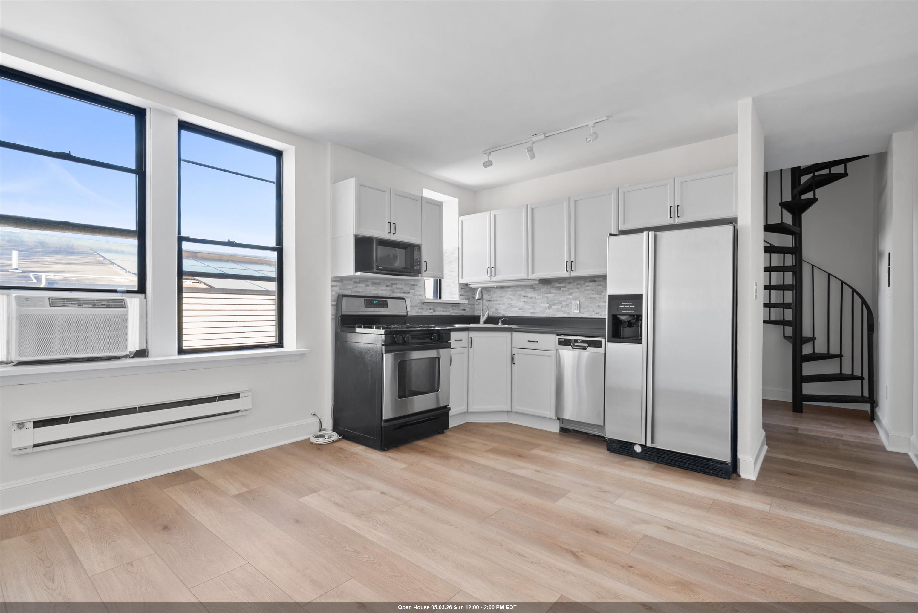 164 OGDEN AVE Unit: 405