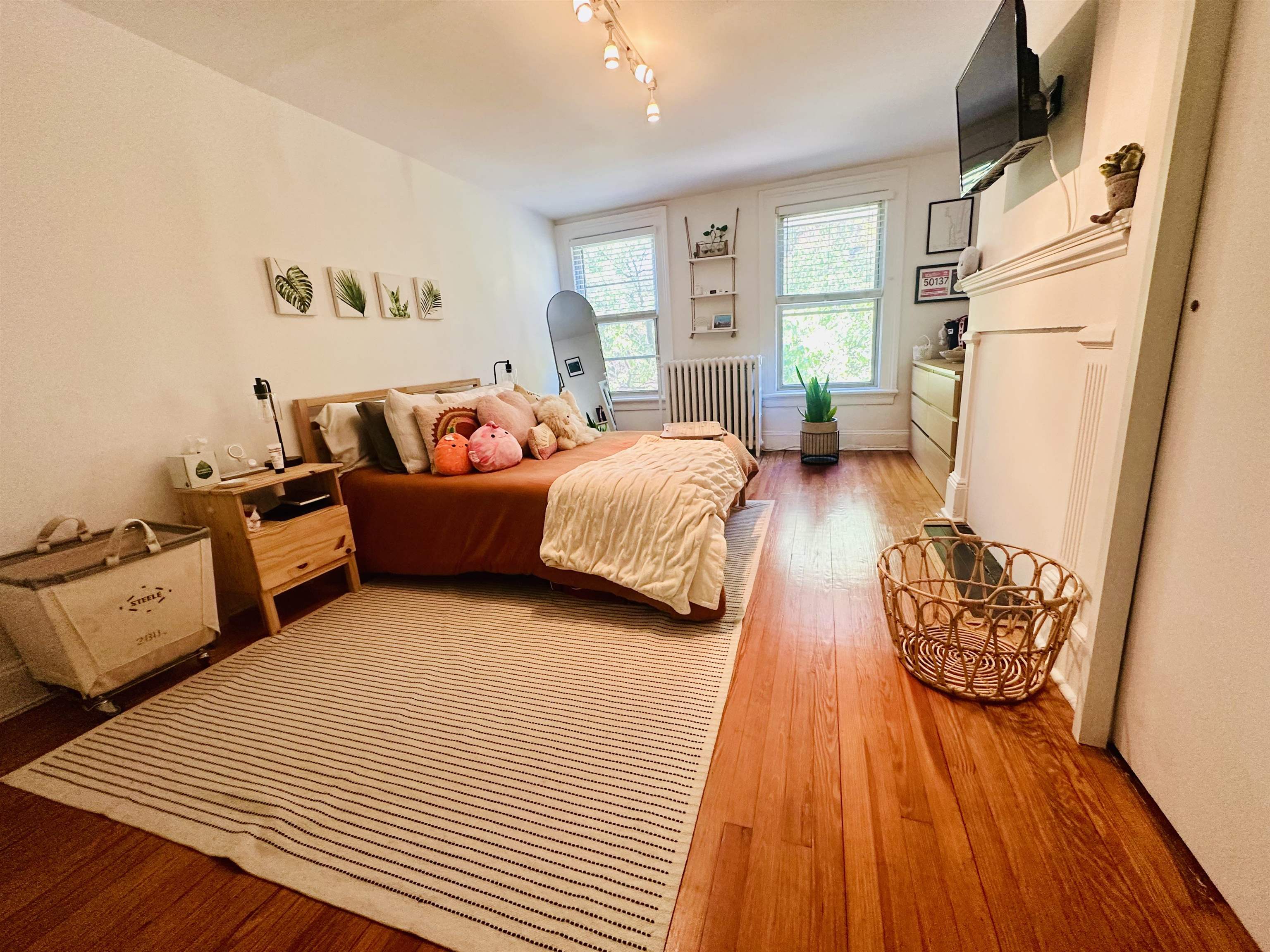 235 MONTGOMERY ST Unit: 2
