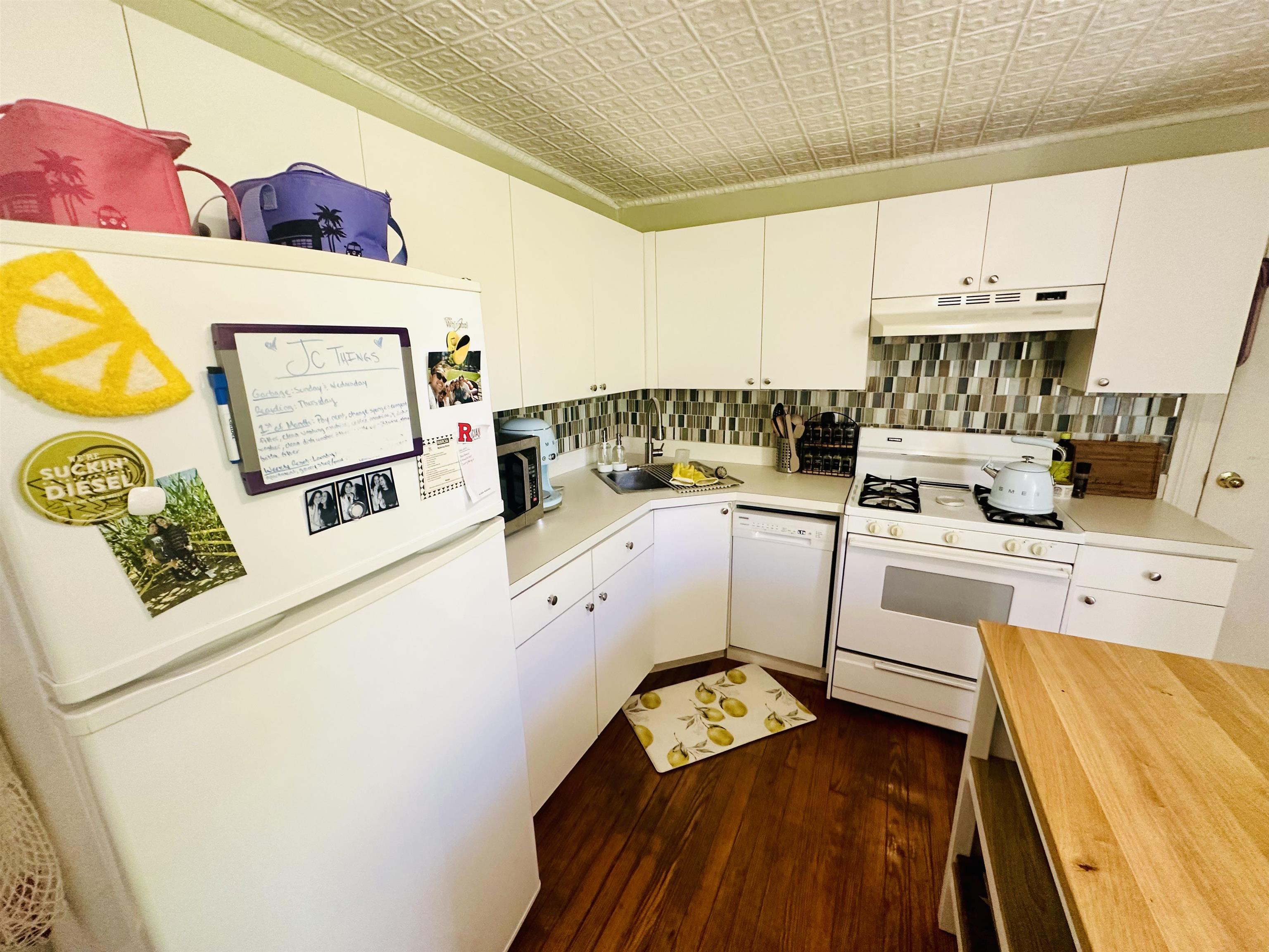 235 MONTGOMERY ST Unit: 2