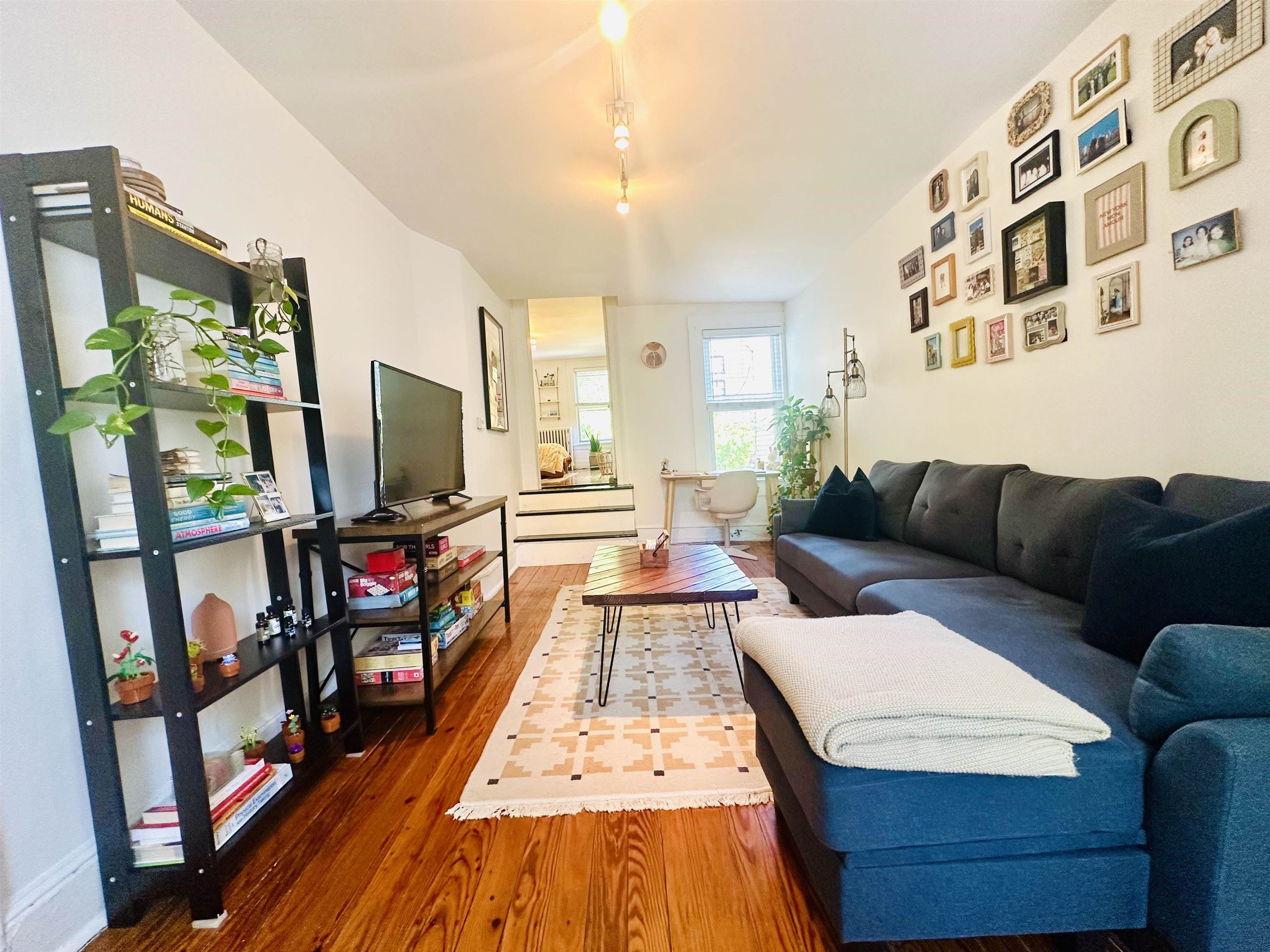 235 MONTGOMERY ST Unit: 2