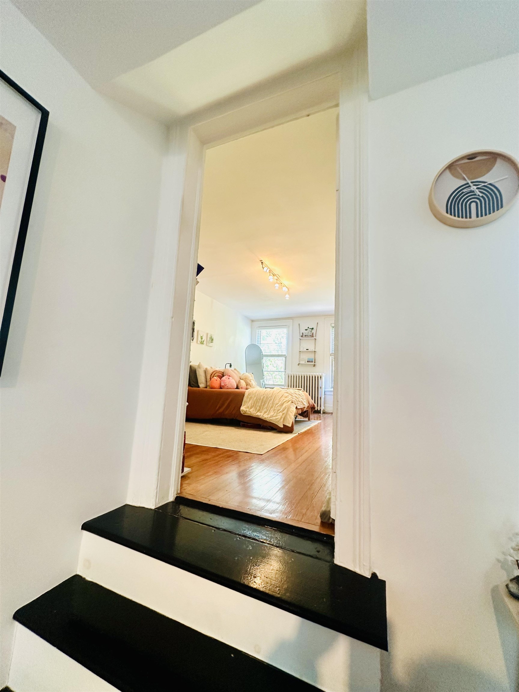 235 MONTGOMERY ST Unit: 2