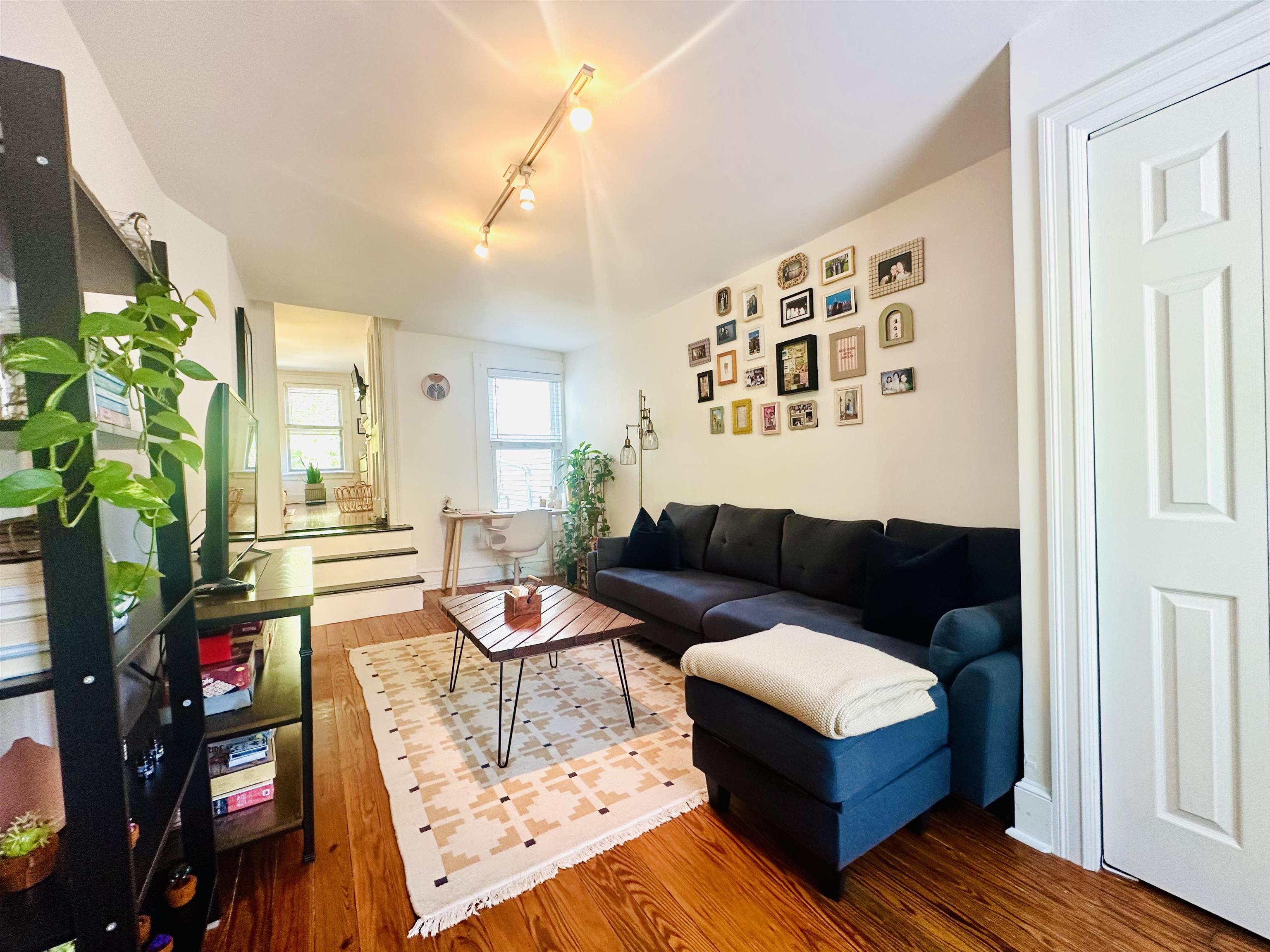 235 MONTGOMERY ST Unit: 2