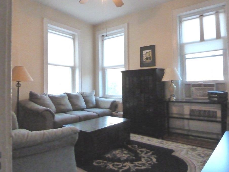 740 WASHINGTON ST Unit: Apt 4