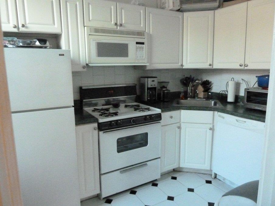 740 WASHINGTON ST Unit: Apt 4