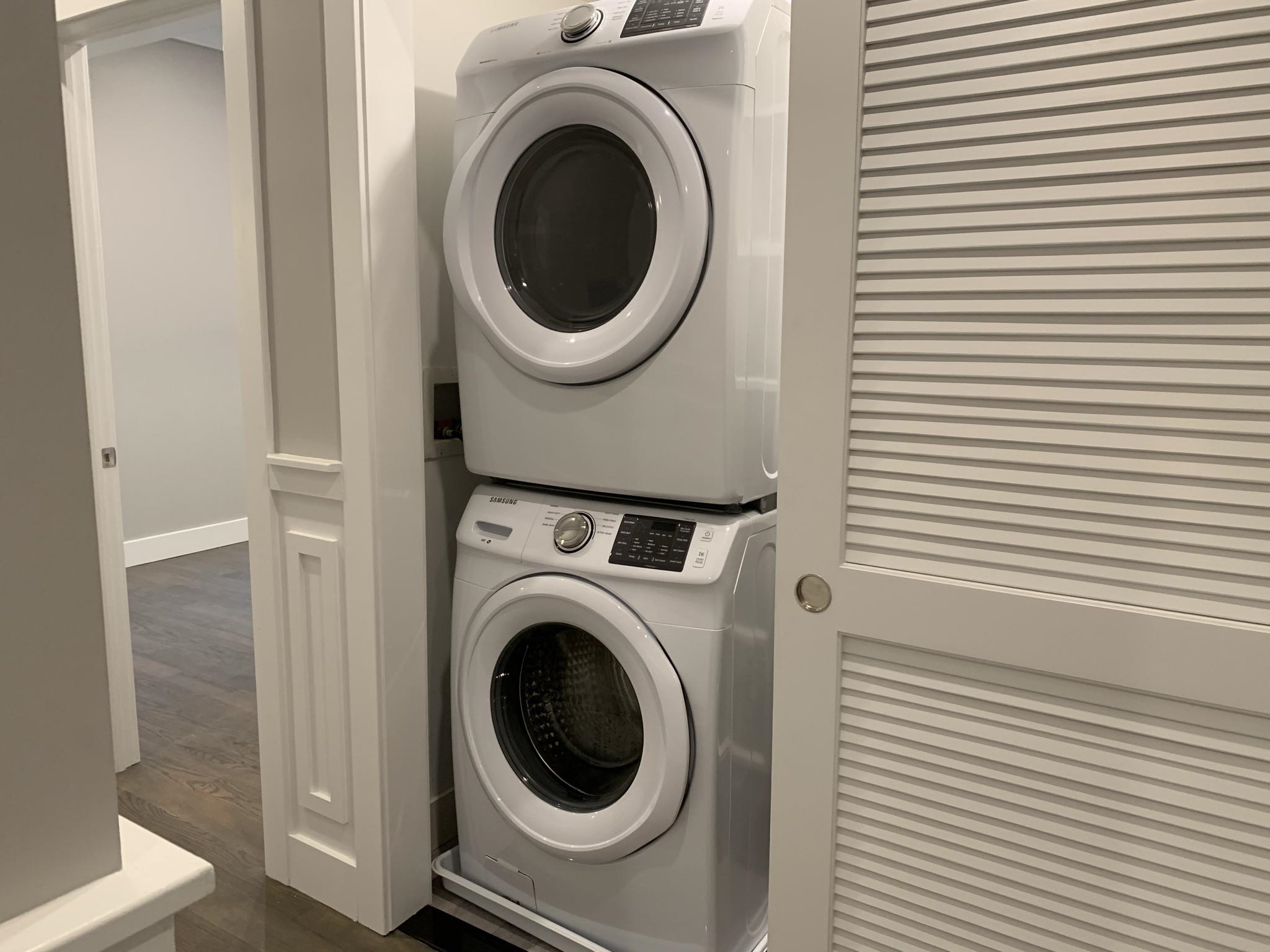 1004 SUMMIT AVE Unit: 102