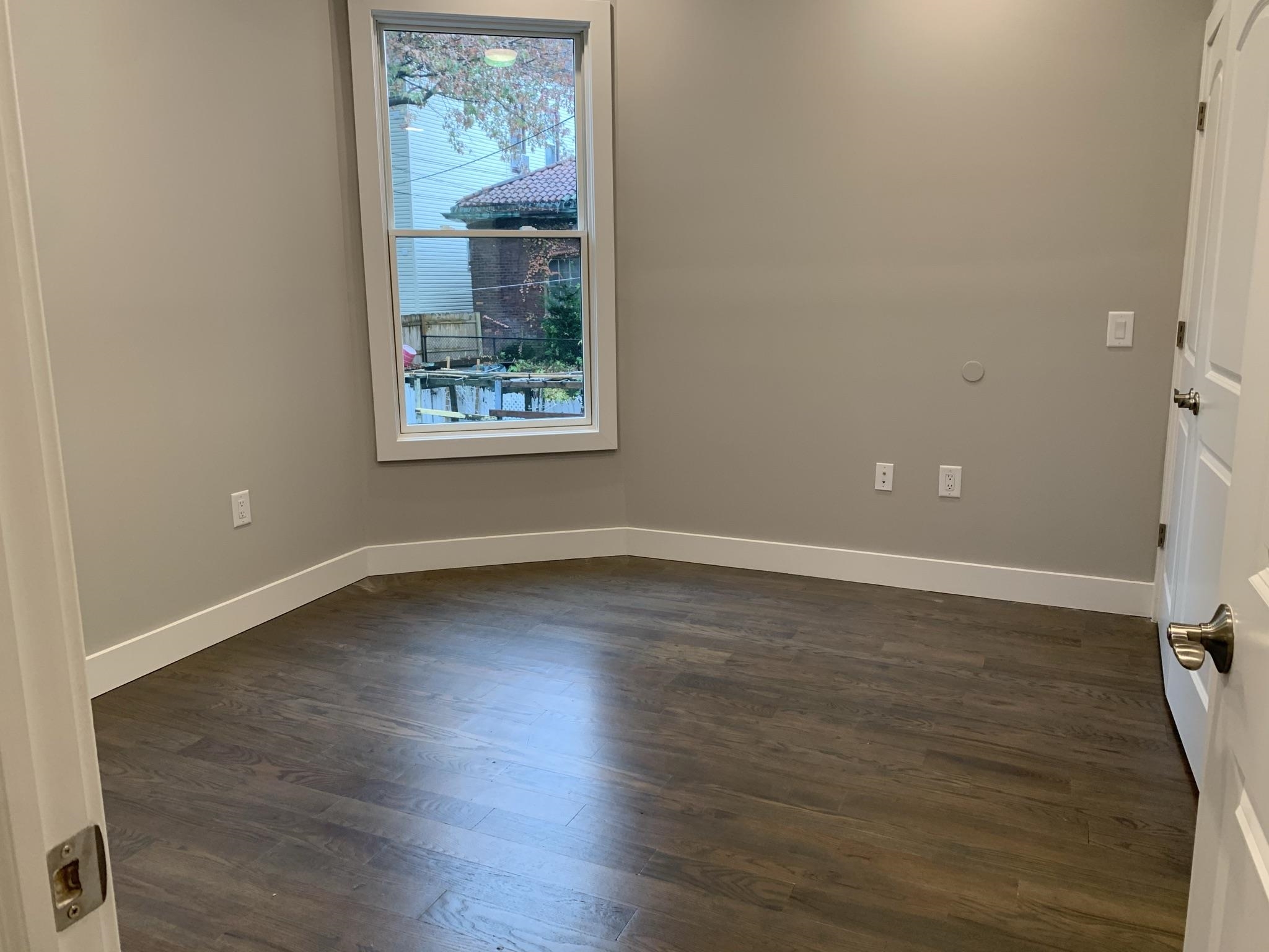 1004 SUMMIT AVE Unit: 102