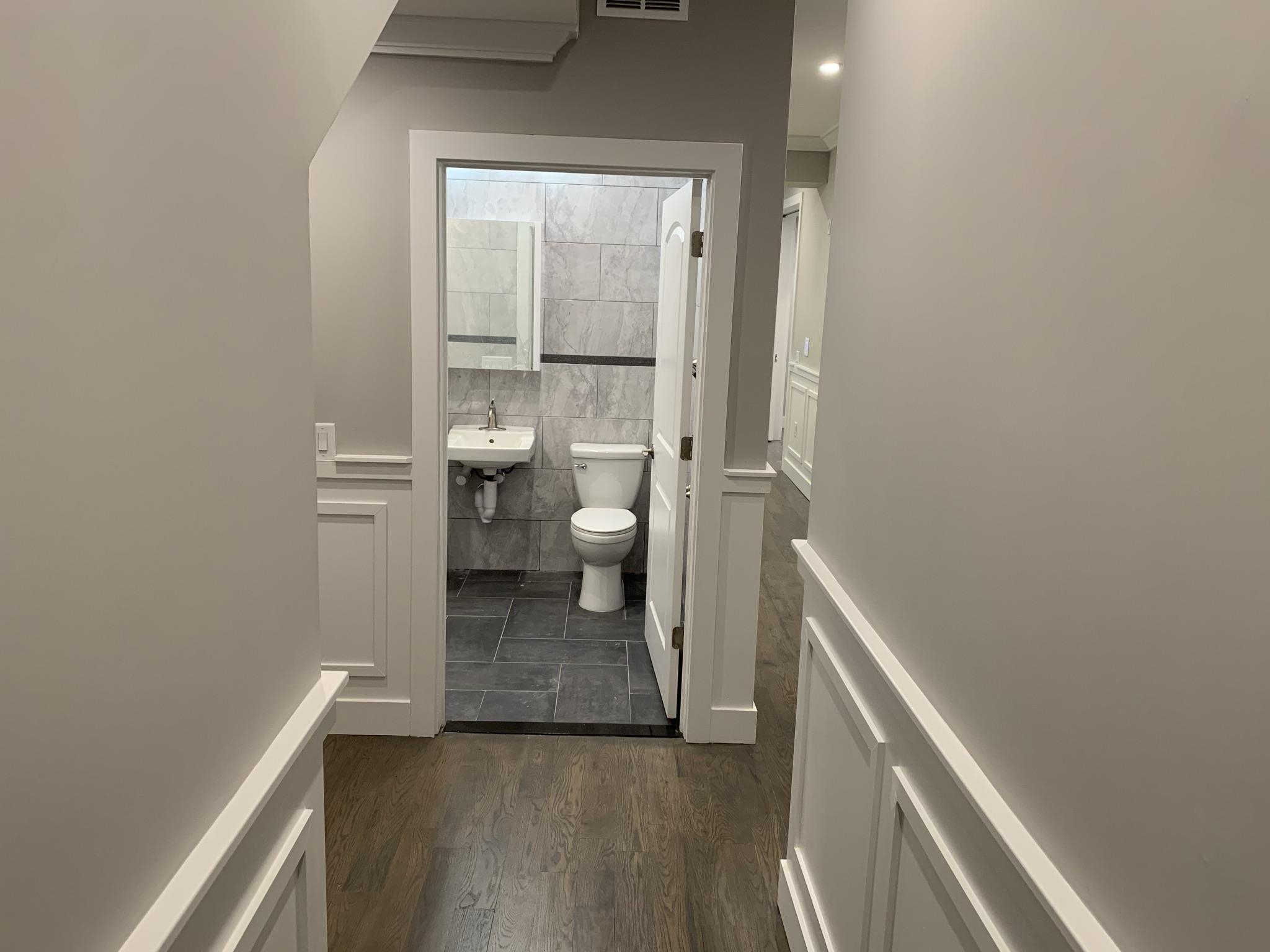 1004 SUMMIT AVE Unit: 102